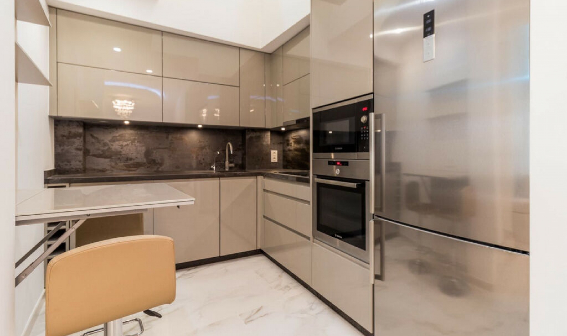 Resale - House -
Estepona