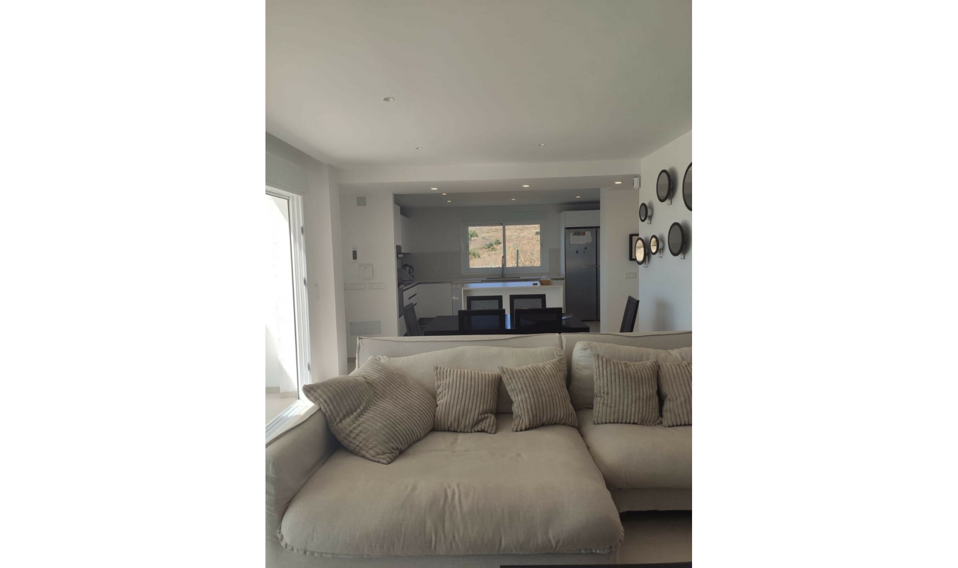 Resale - House -
Estepona