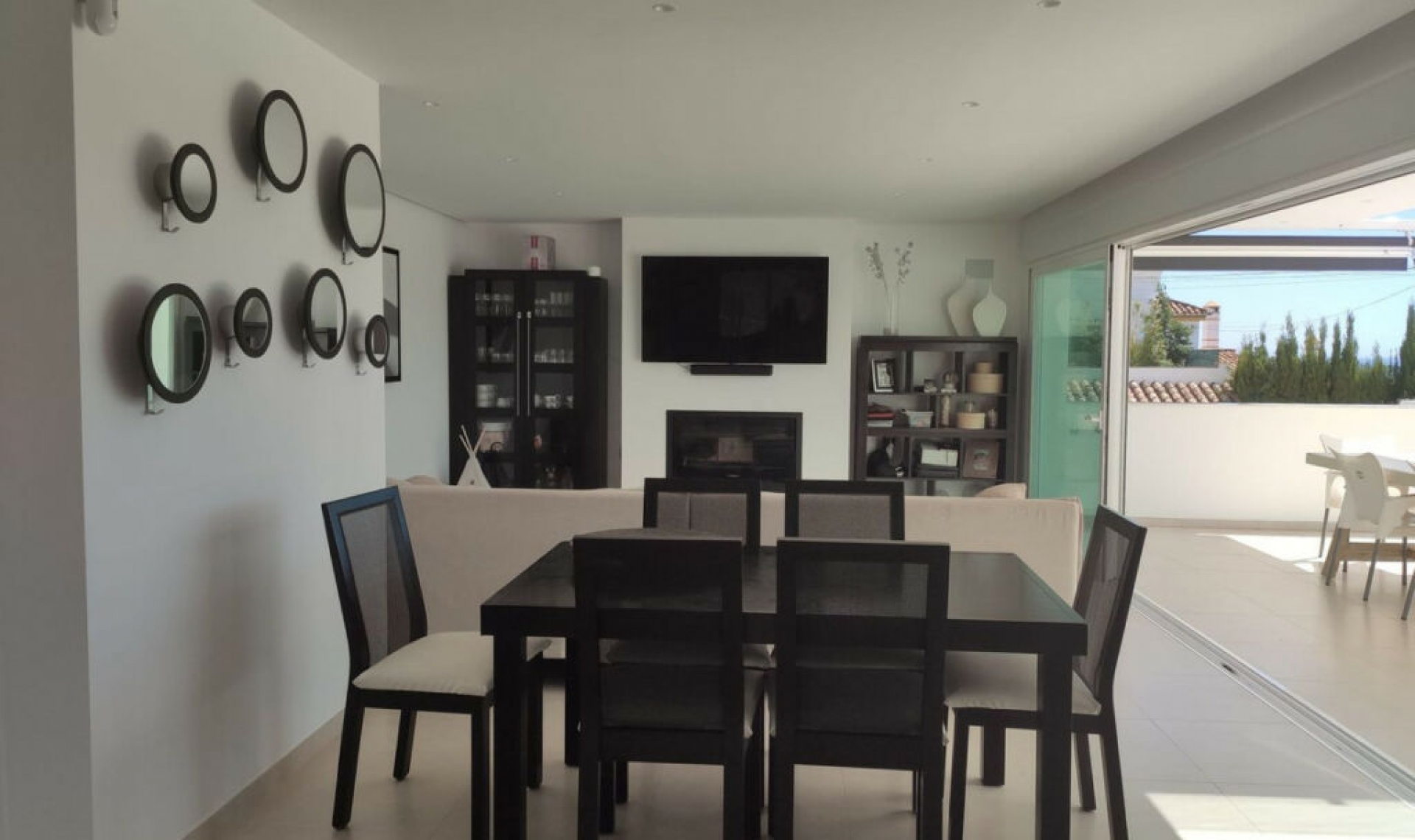 Resale - House -
Estepona