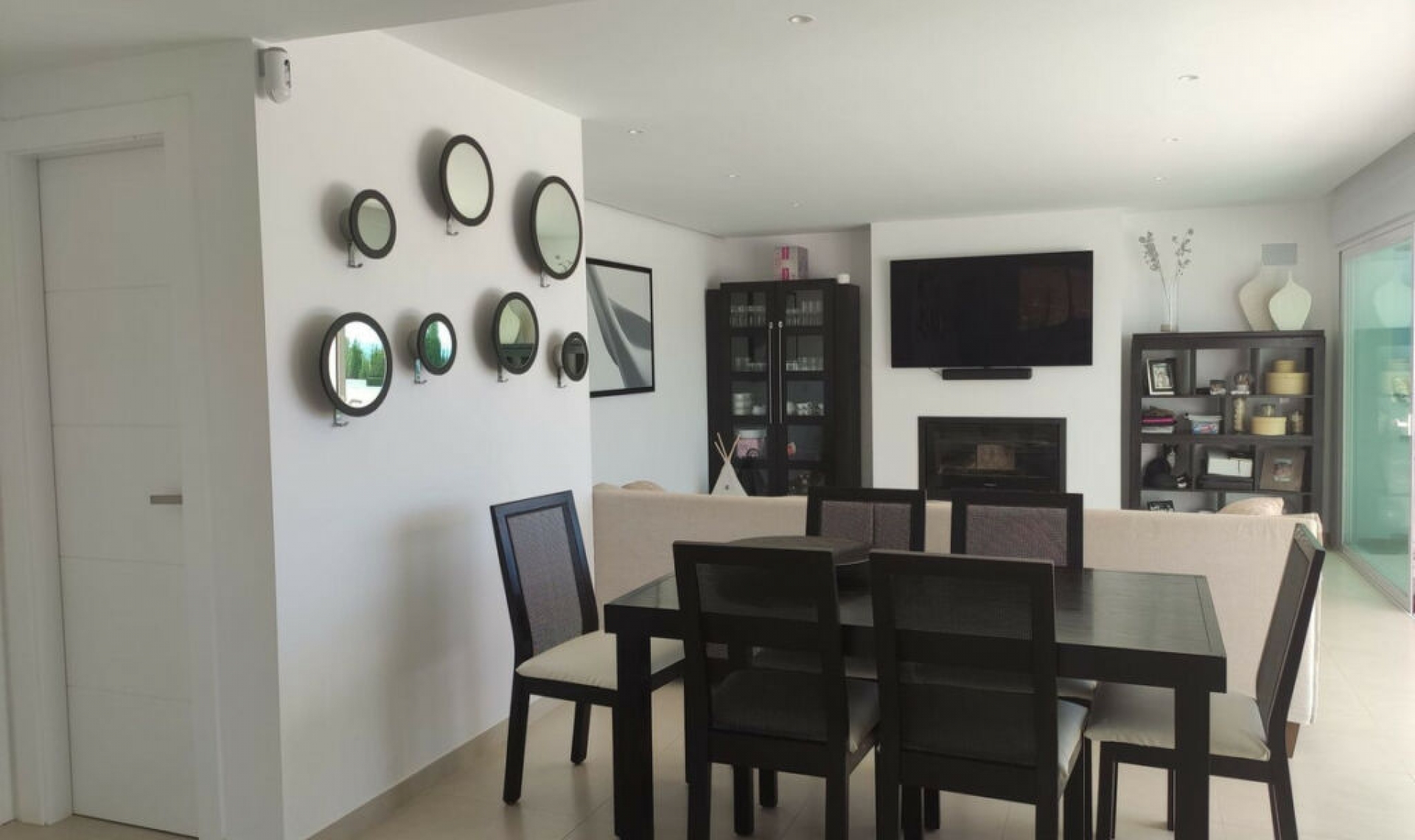 Resale - House -
Estepona