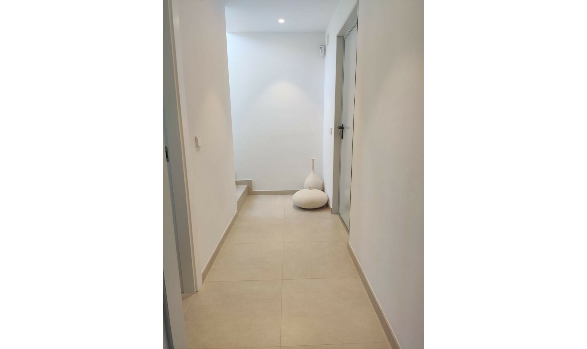 Resale - House -
Estepona