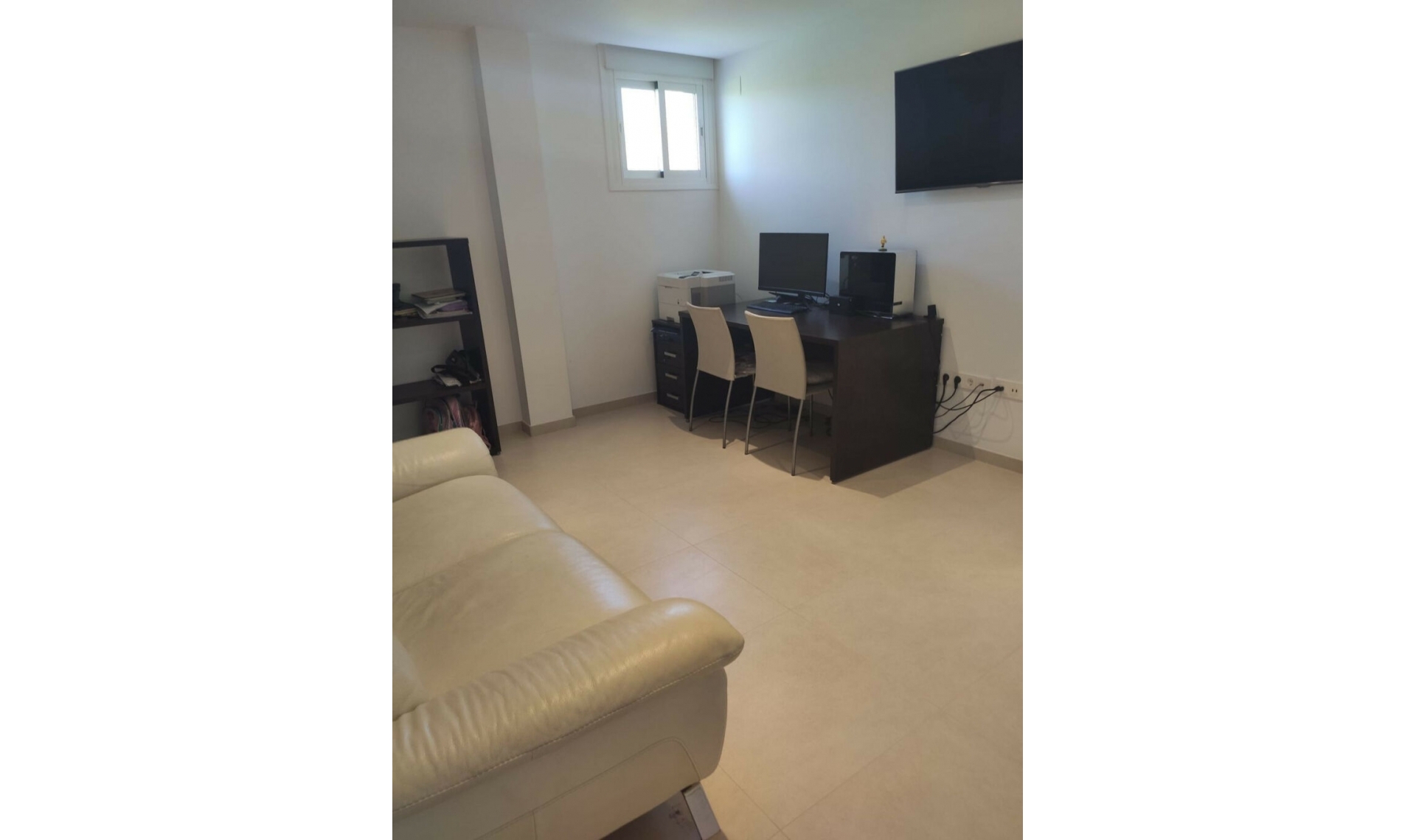 Resale - House -
Estepona