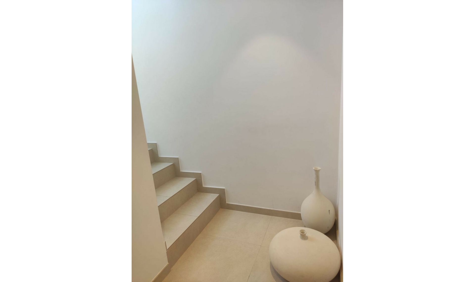 Resale - House -
Estepona