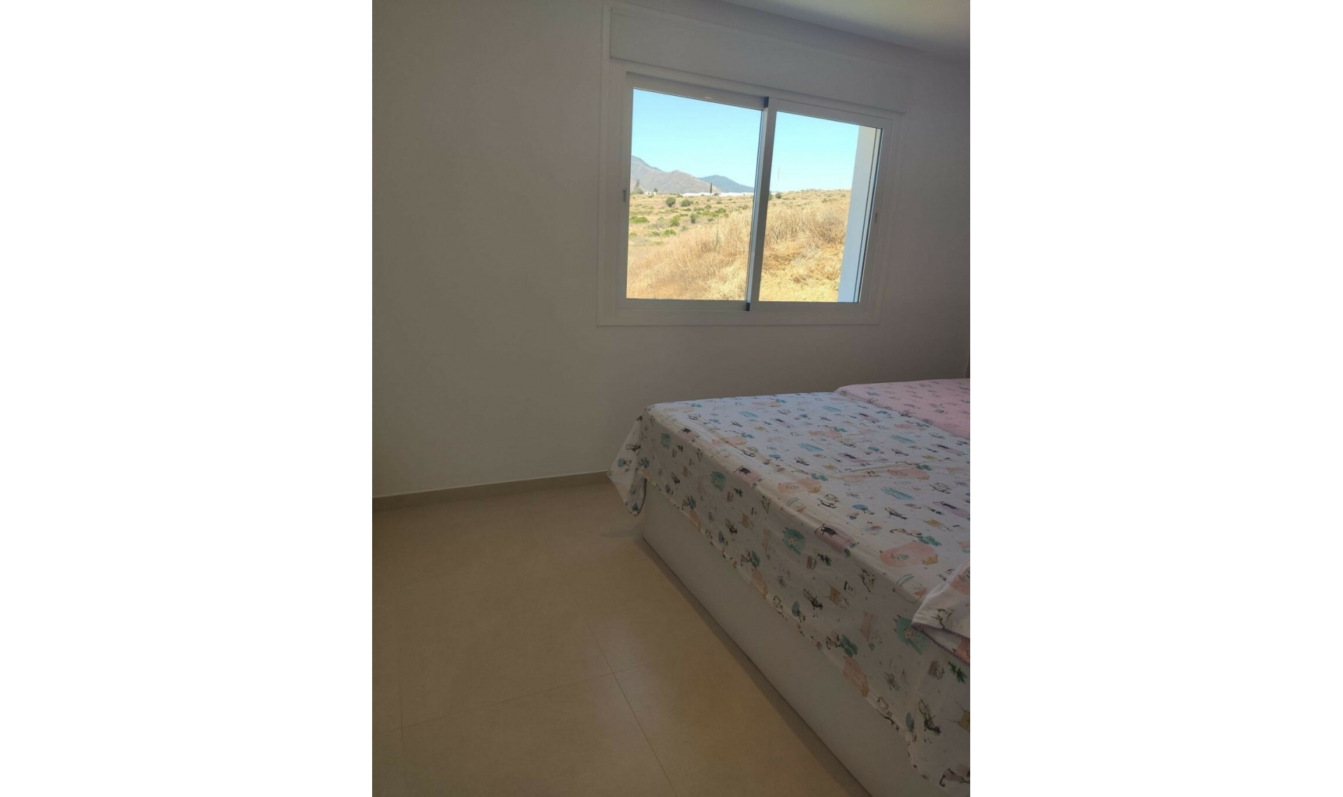 Resale - House -
Estepona