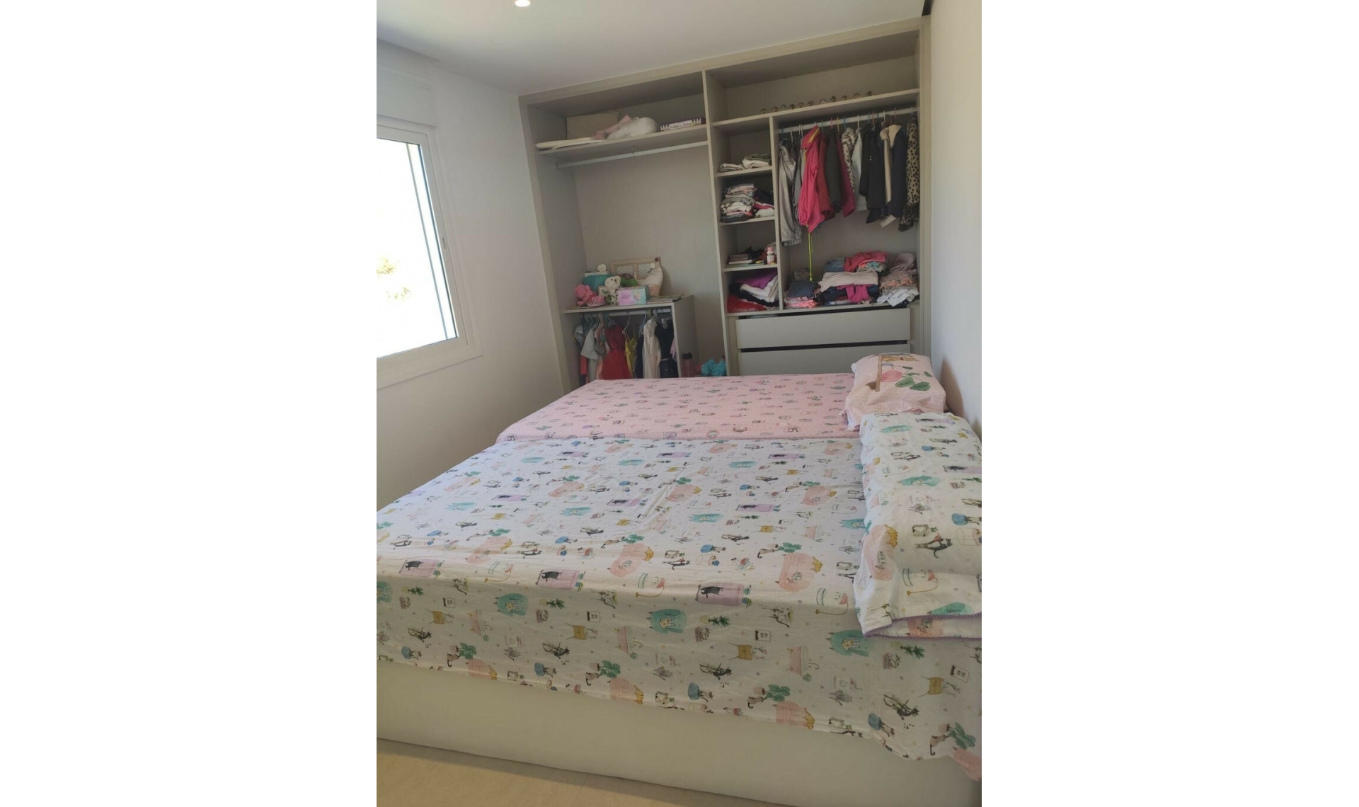 Resale - House -
Estepona