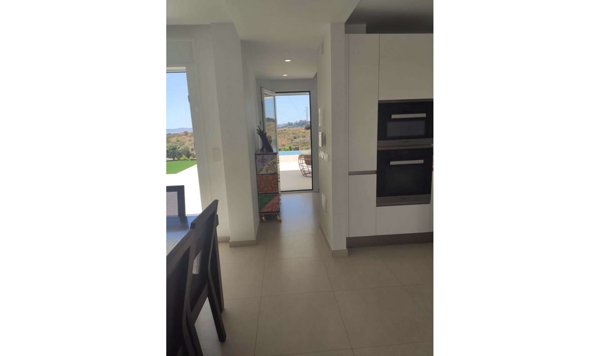 Resale - House -
Estepona