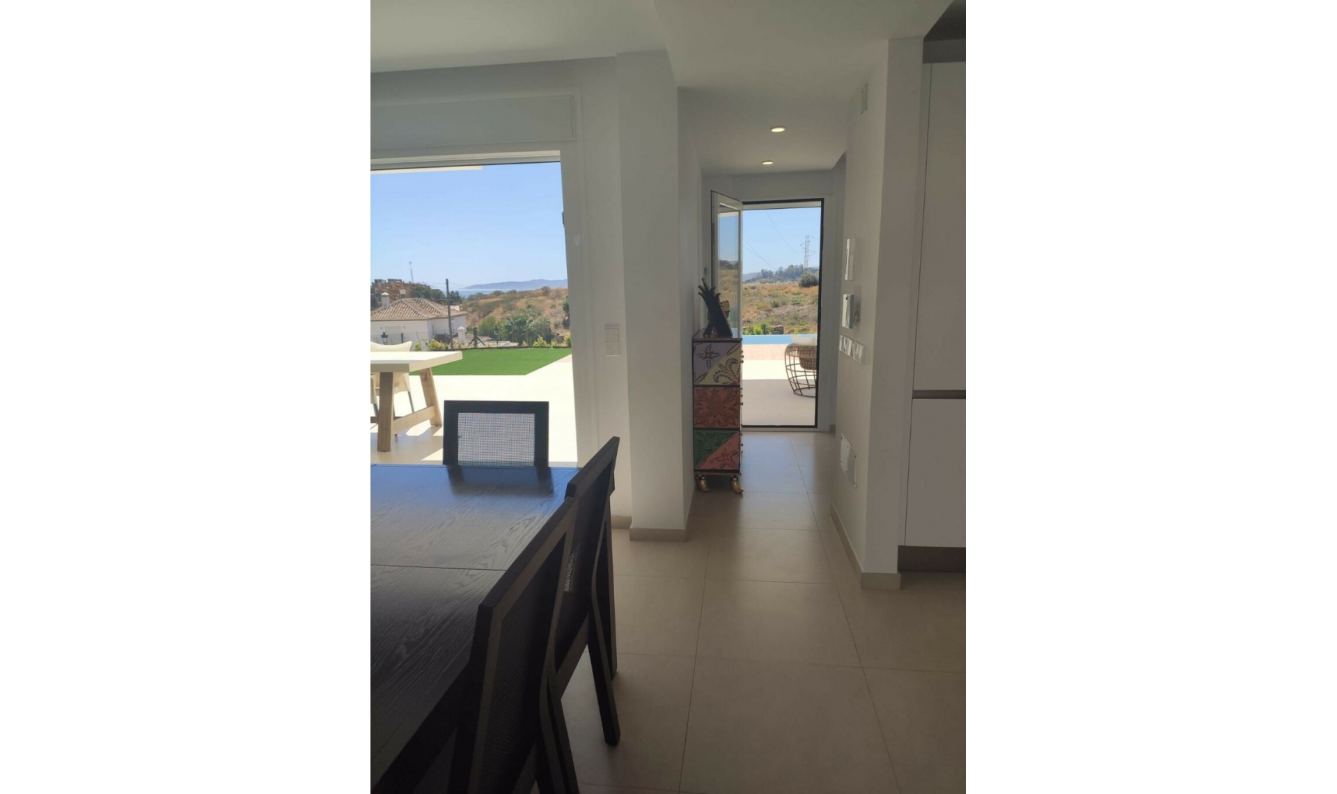Resale - House -
Estepona