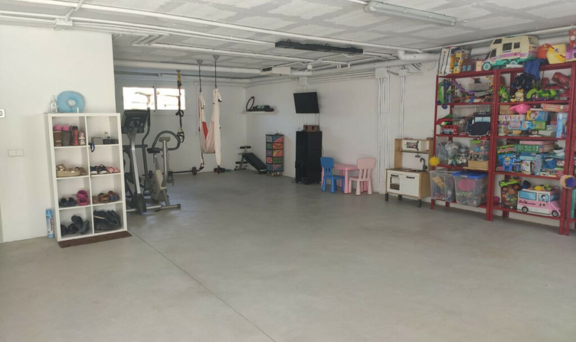 Resale - House -
Estepona