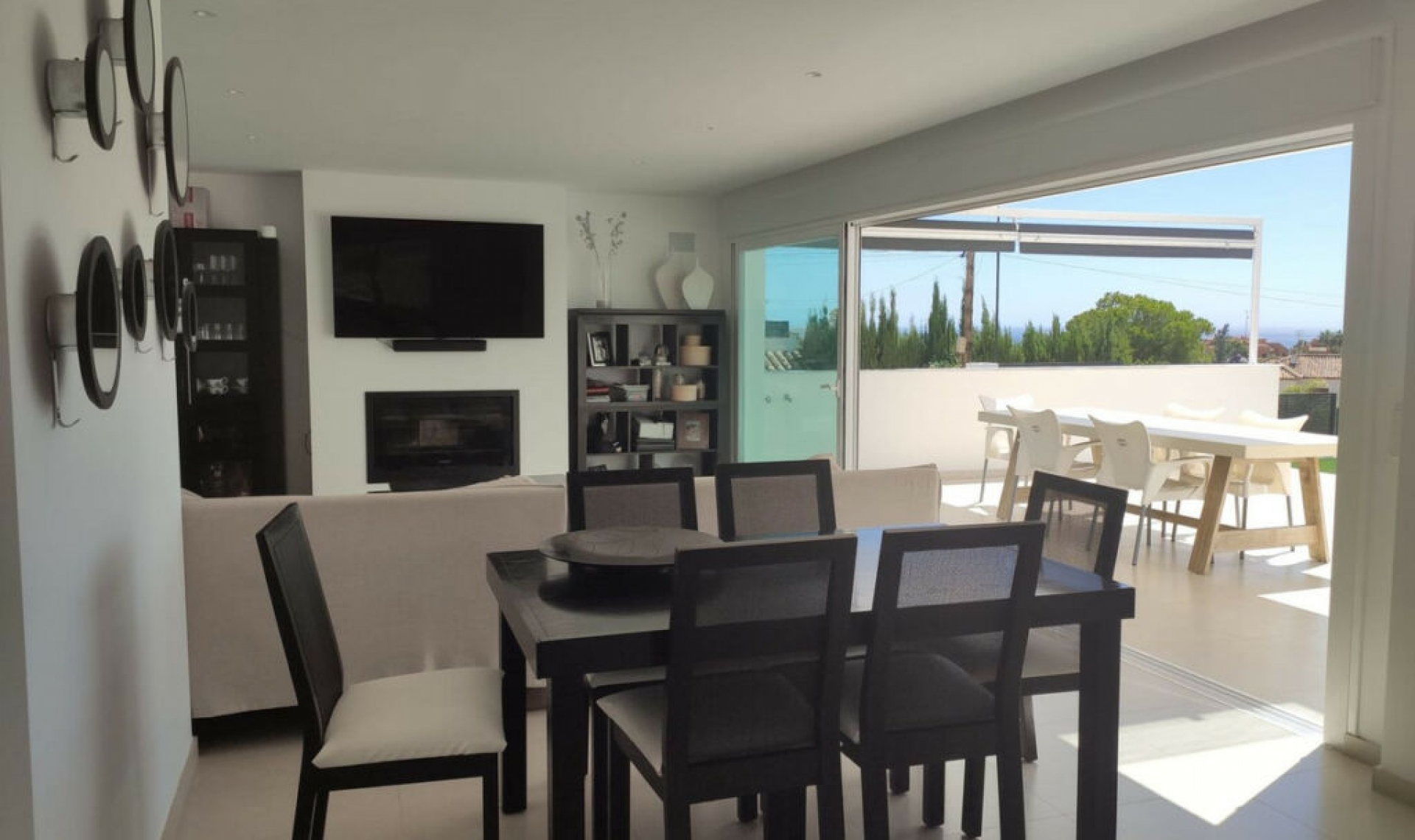 Resale - House -
Estepona
