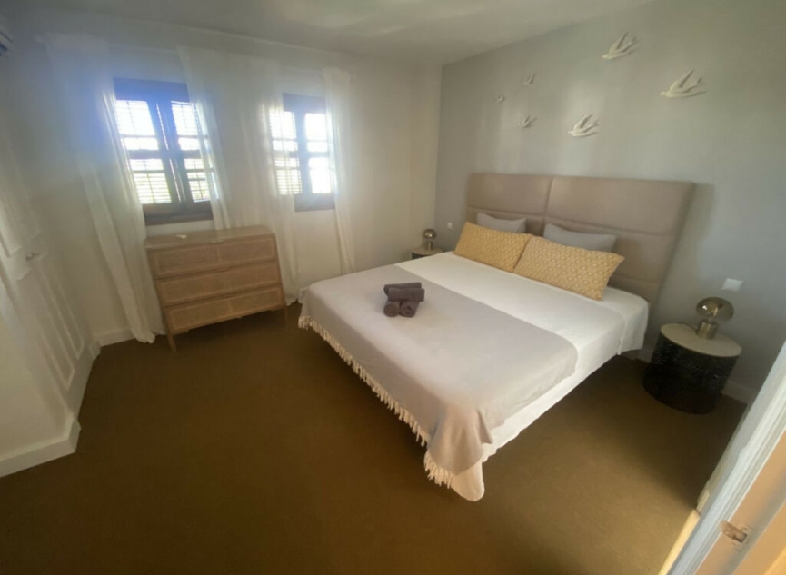 Resale - House -
Estepona