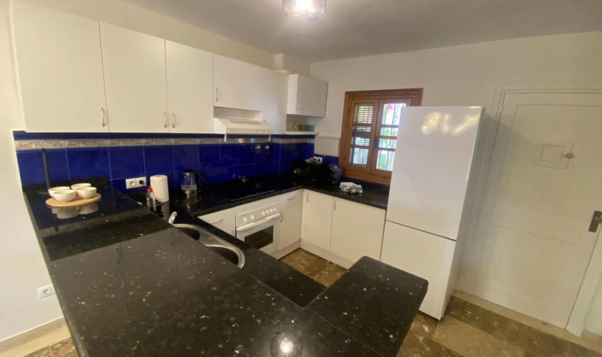 Resale - House -
Estepona