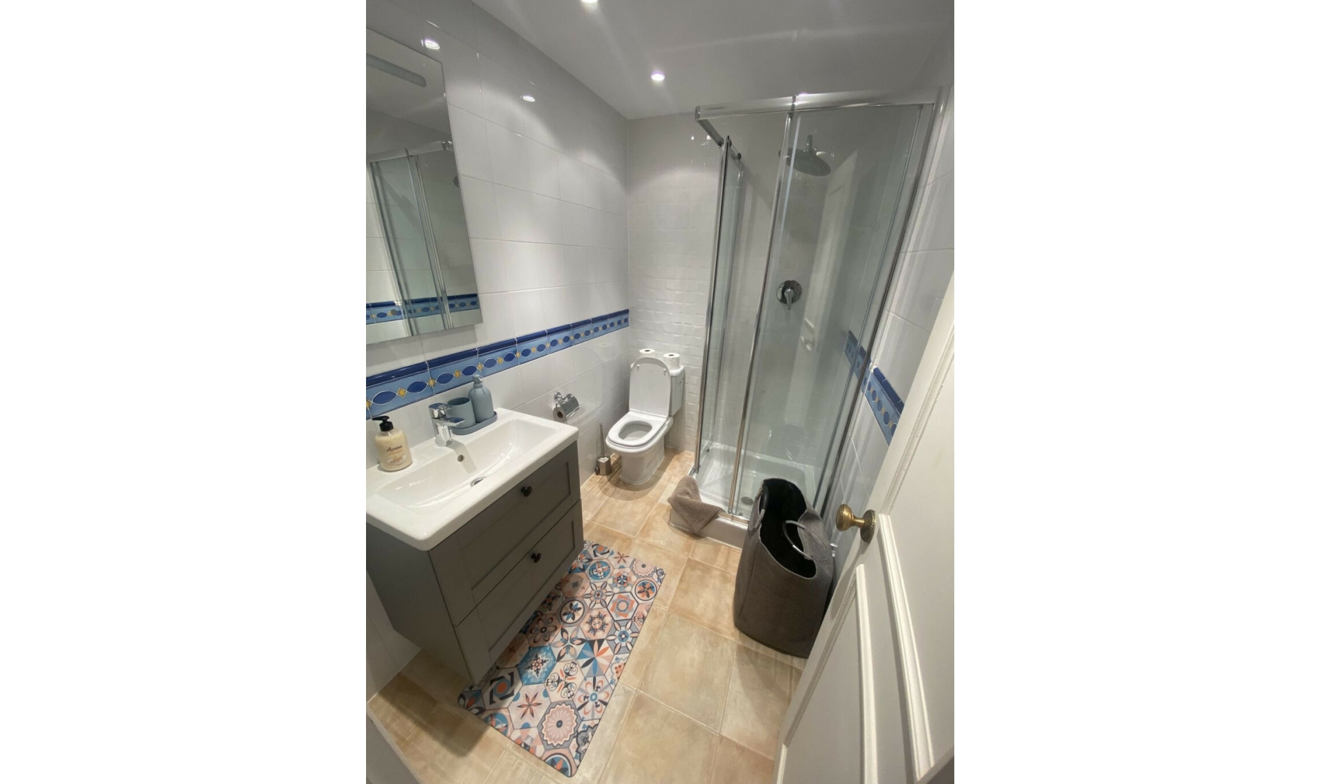 Resale - House -
Estepona