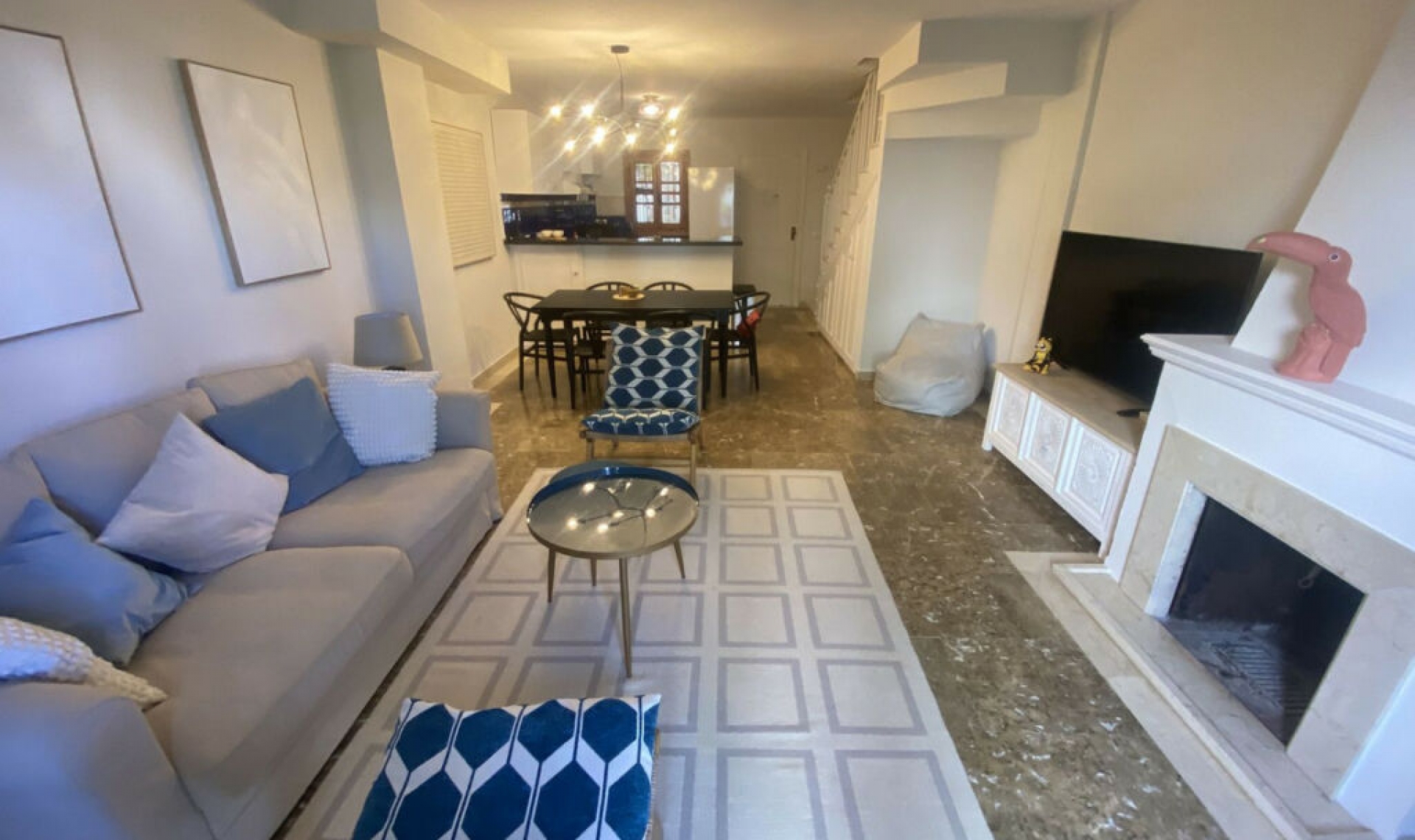 Resale - House -
Estepona