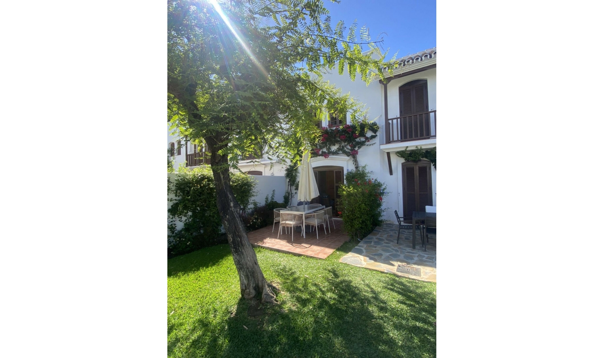 Resale - House -
Estepona