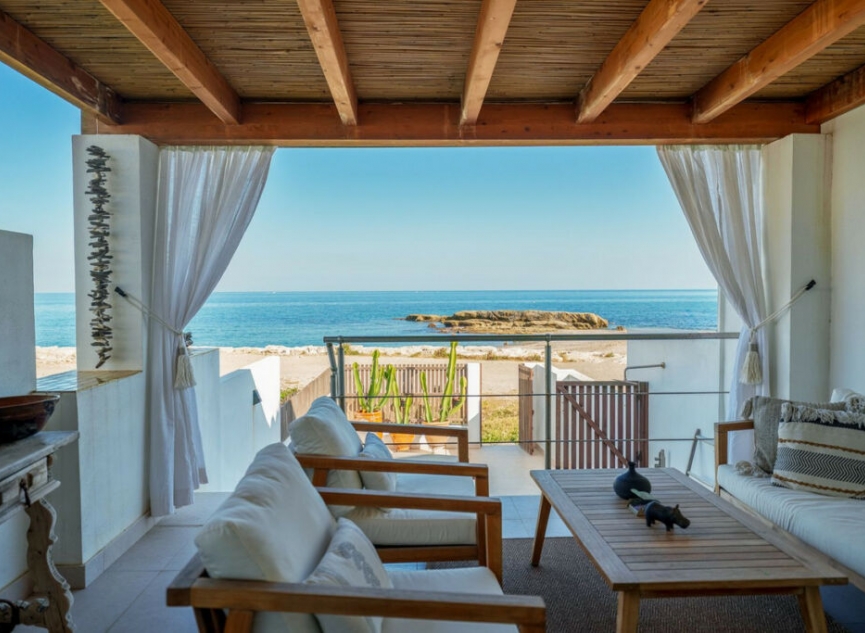 Resale - House -
Estepona