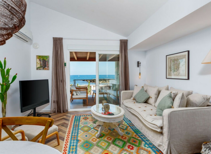 Resale - House -
Estepona