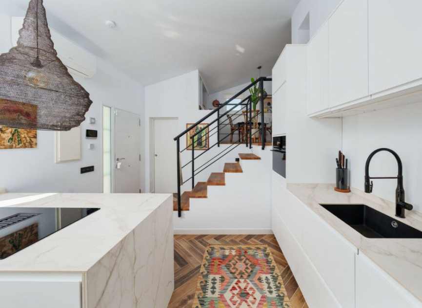 Resale - House -
Estepona