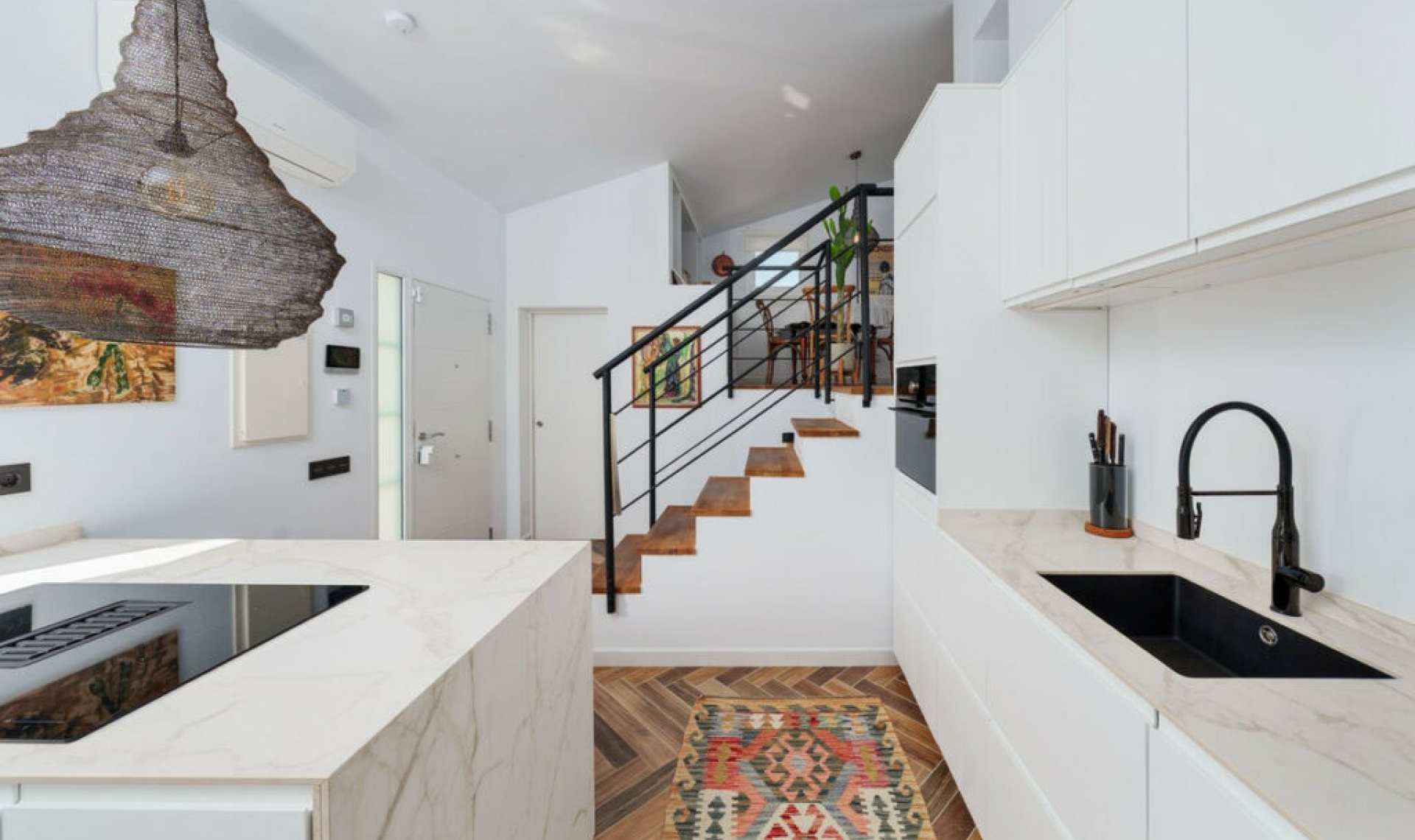Resale - House -
Estepona