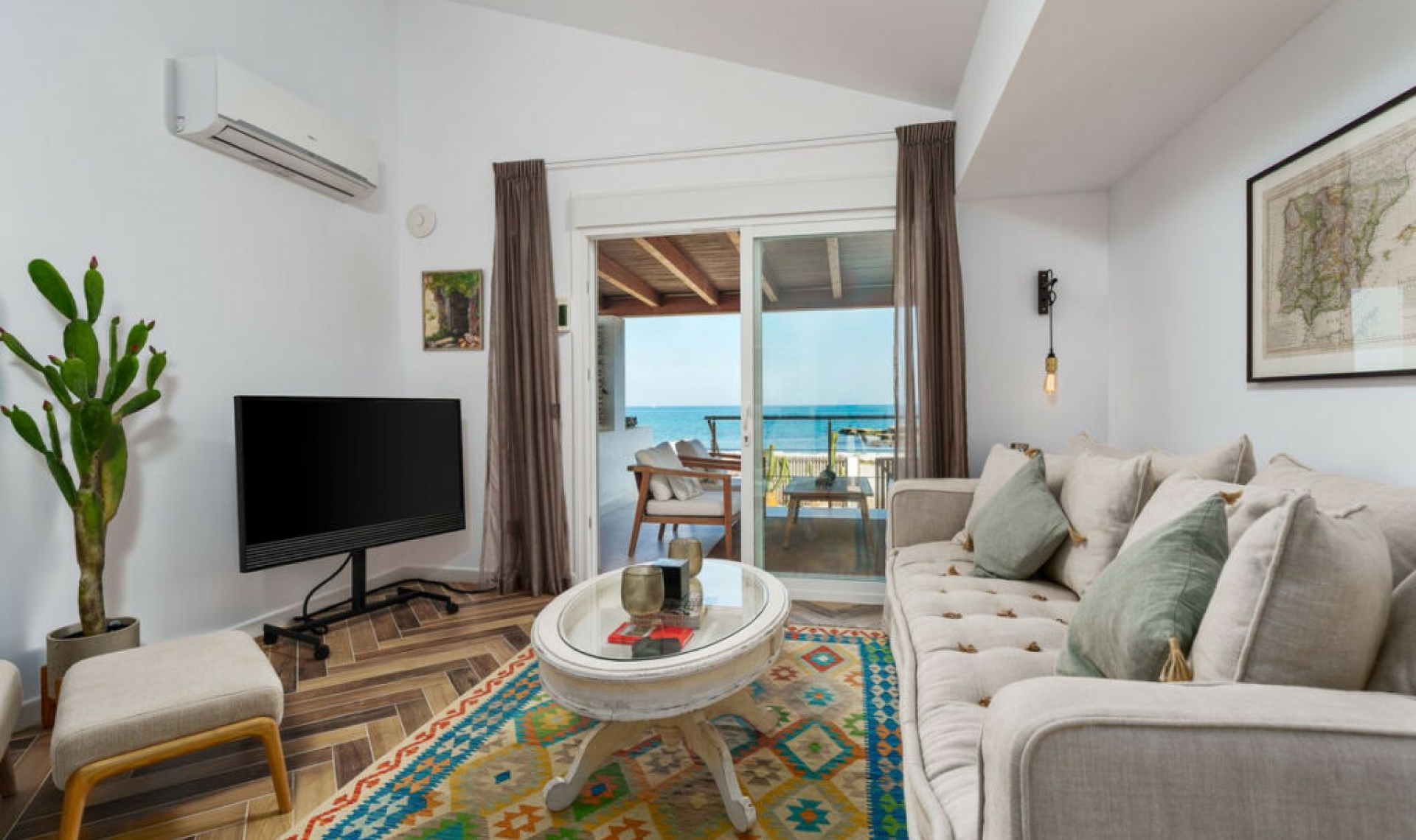 Resale - House -
Estepona
