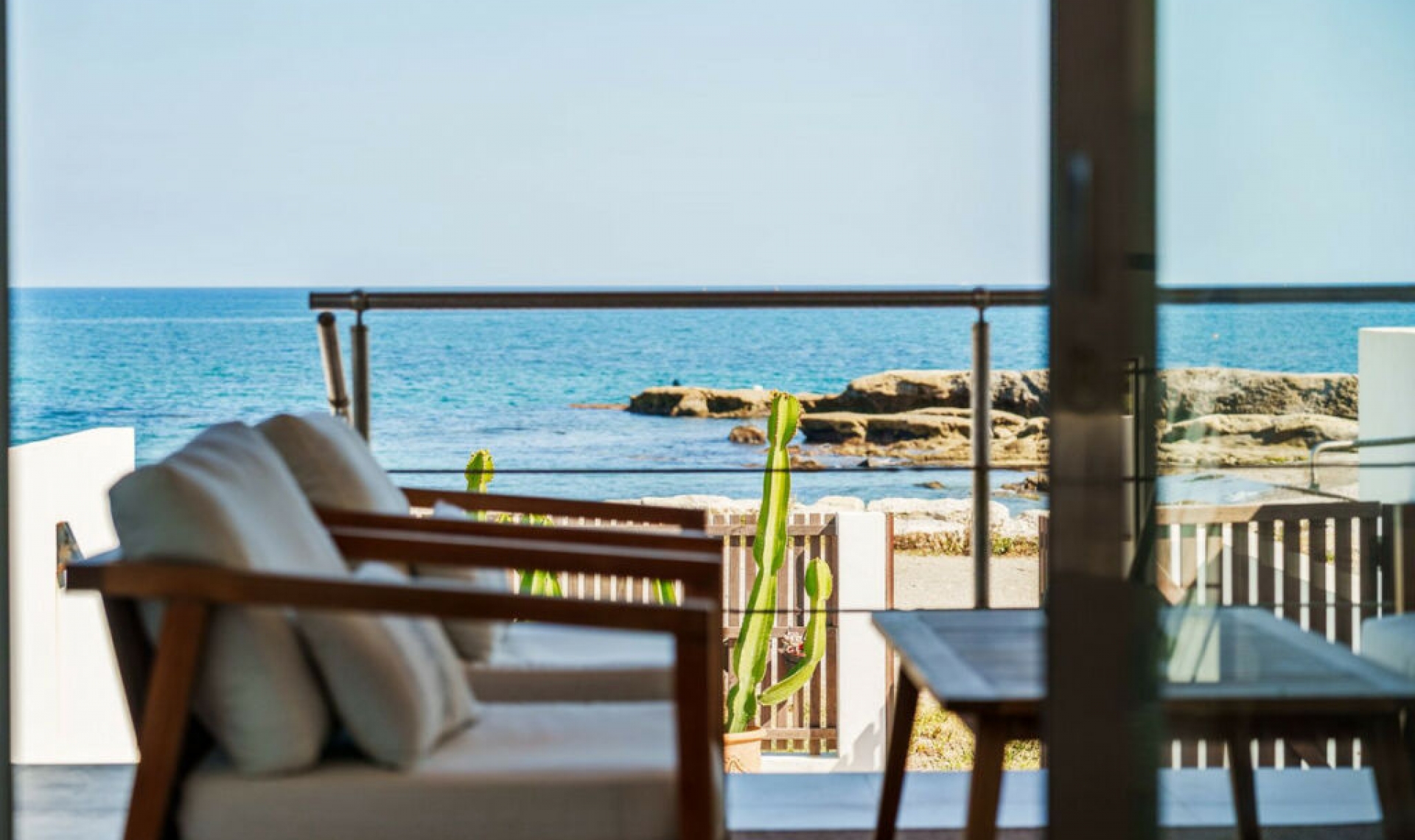 Resale - House -
Estepona