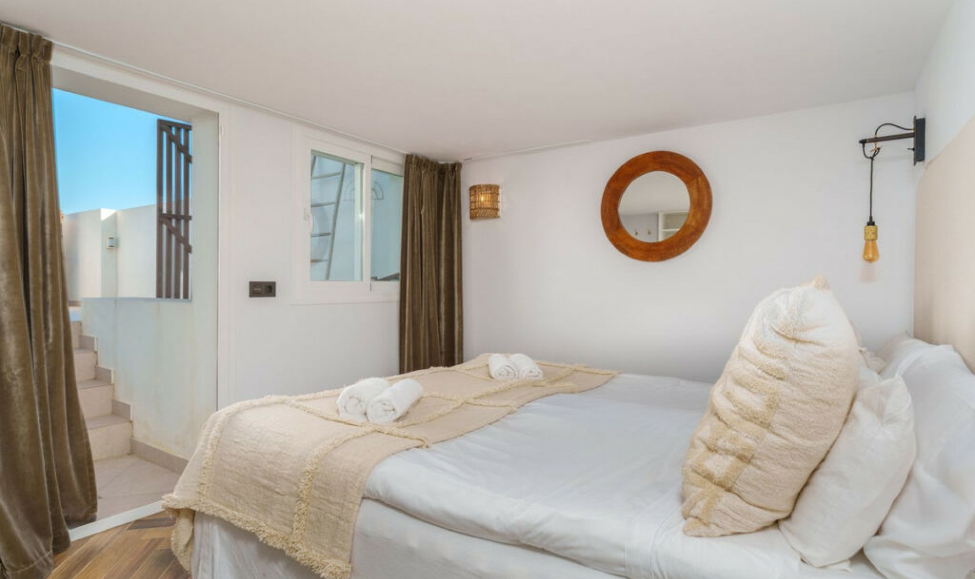 Resale - House -
Estepona