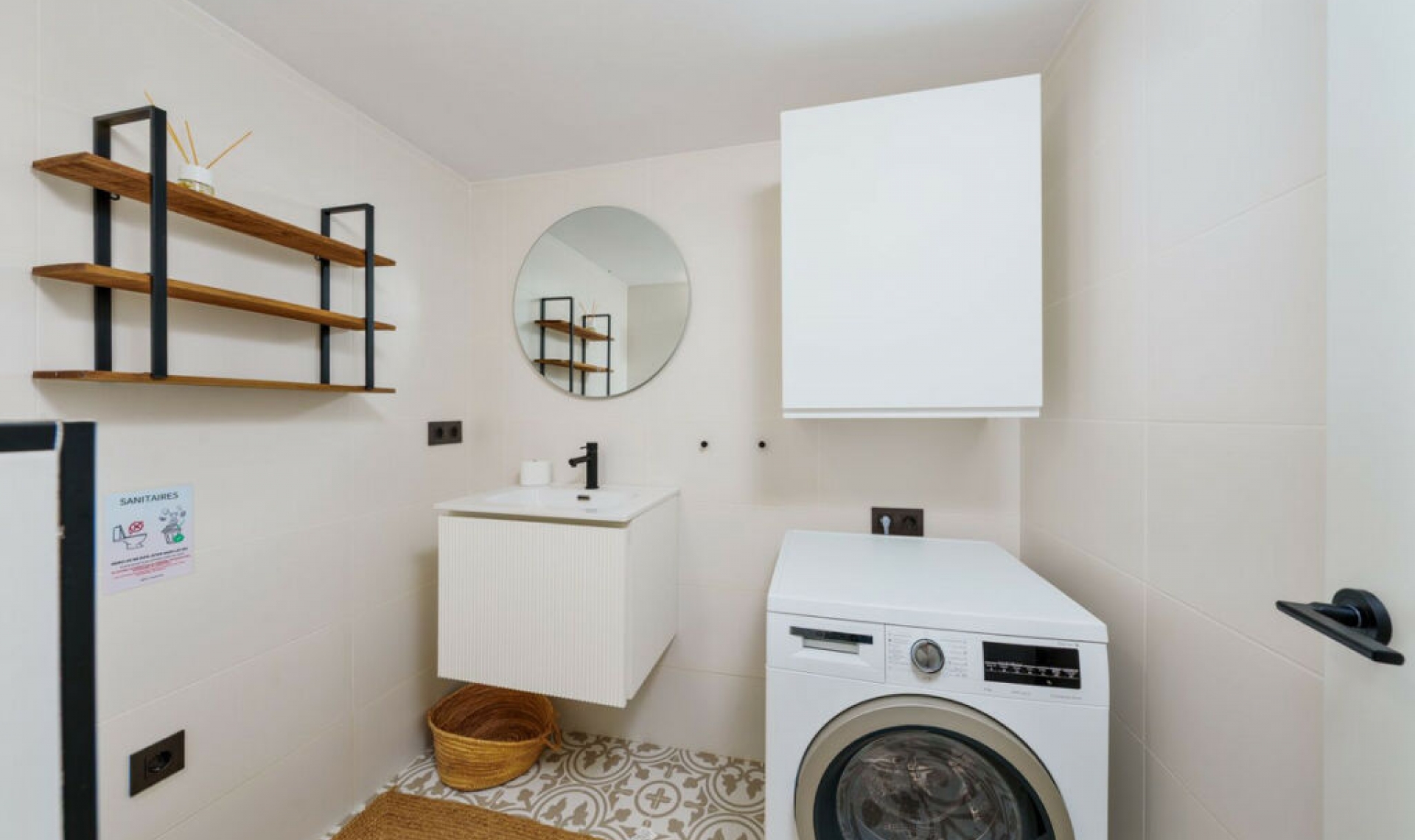 Resale - House -
Estepona