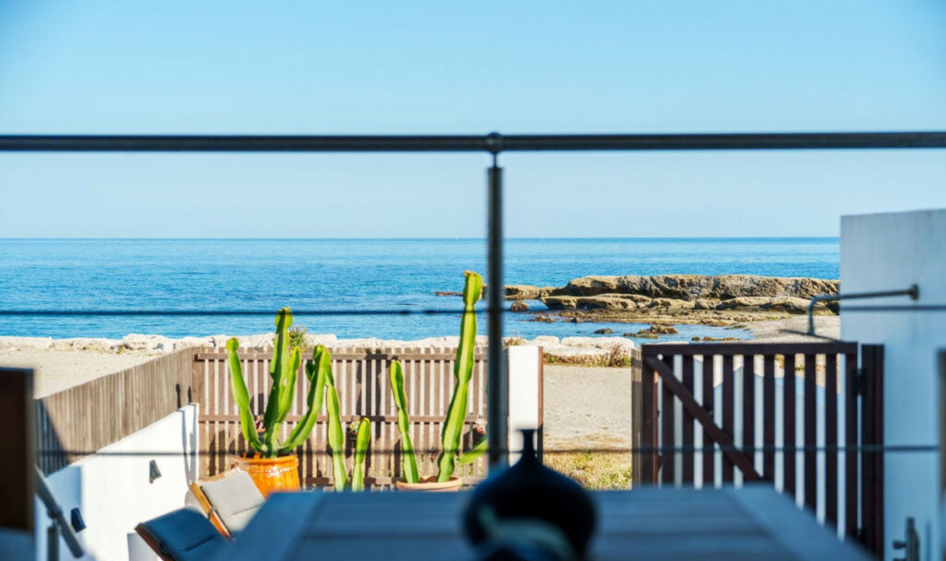 Resale - House -
Estepona