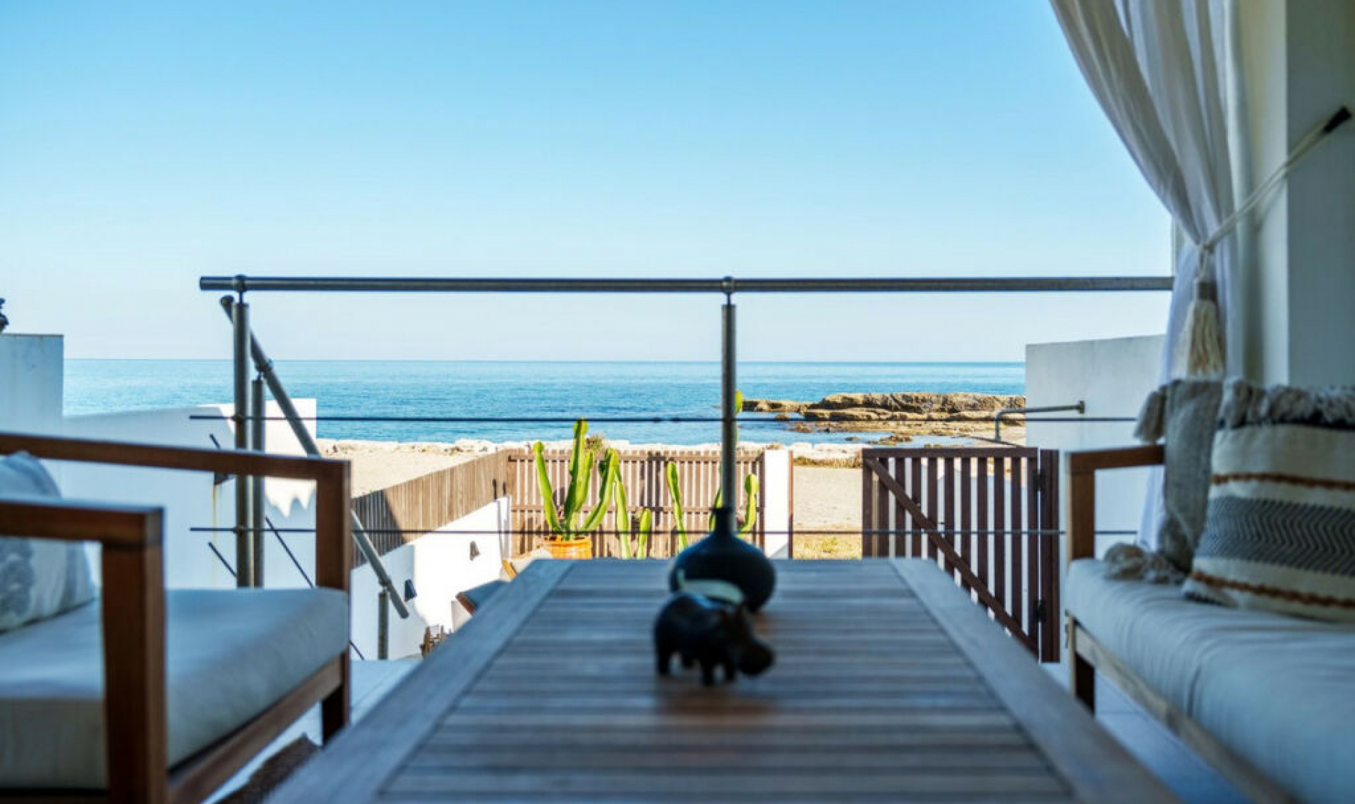 Resale - House -
Estepona
