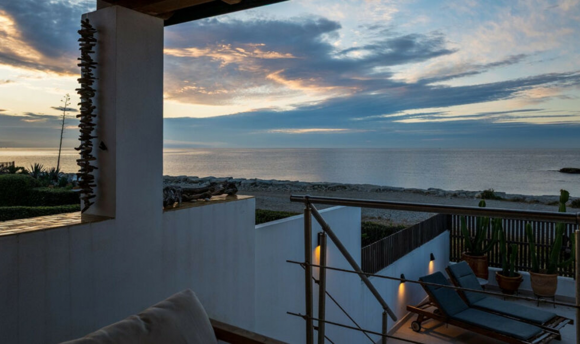 Resale - House -
Estepona