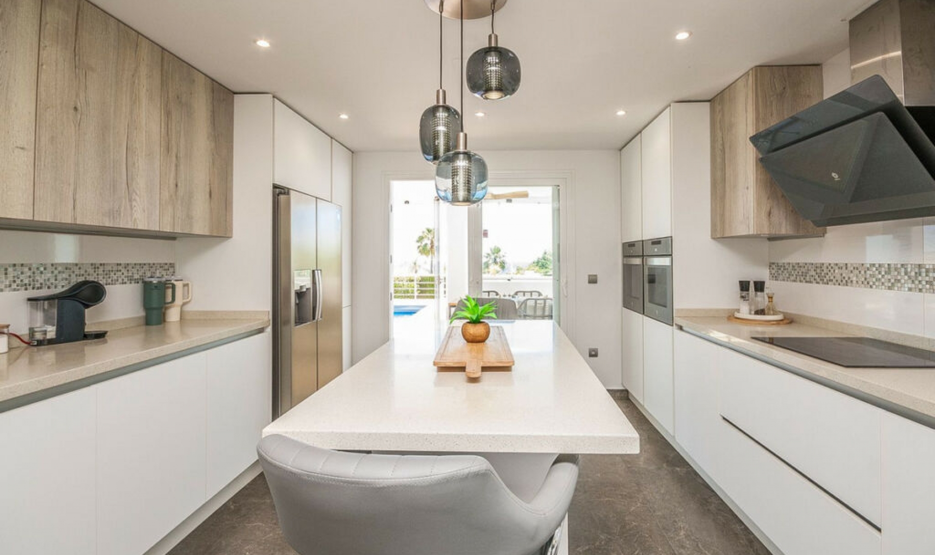 Resale - House -
Estepona