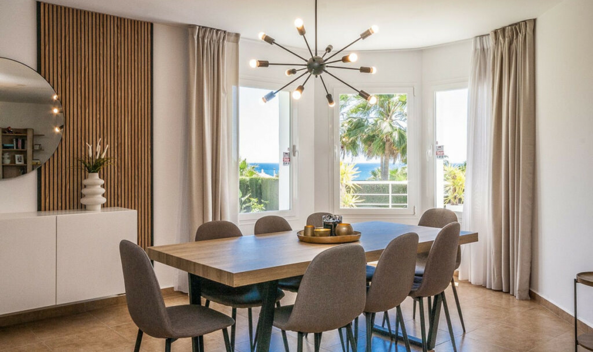 Resale - House -
Estepona