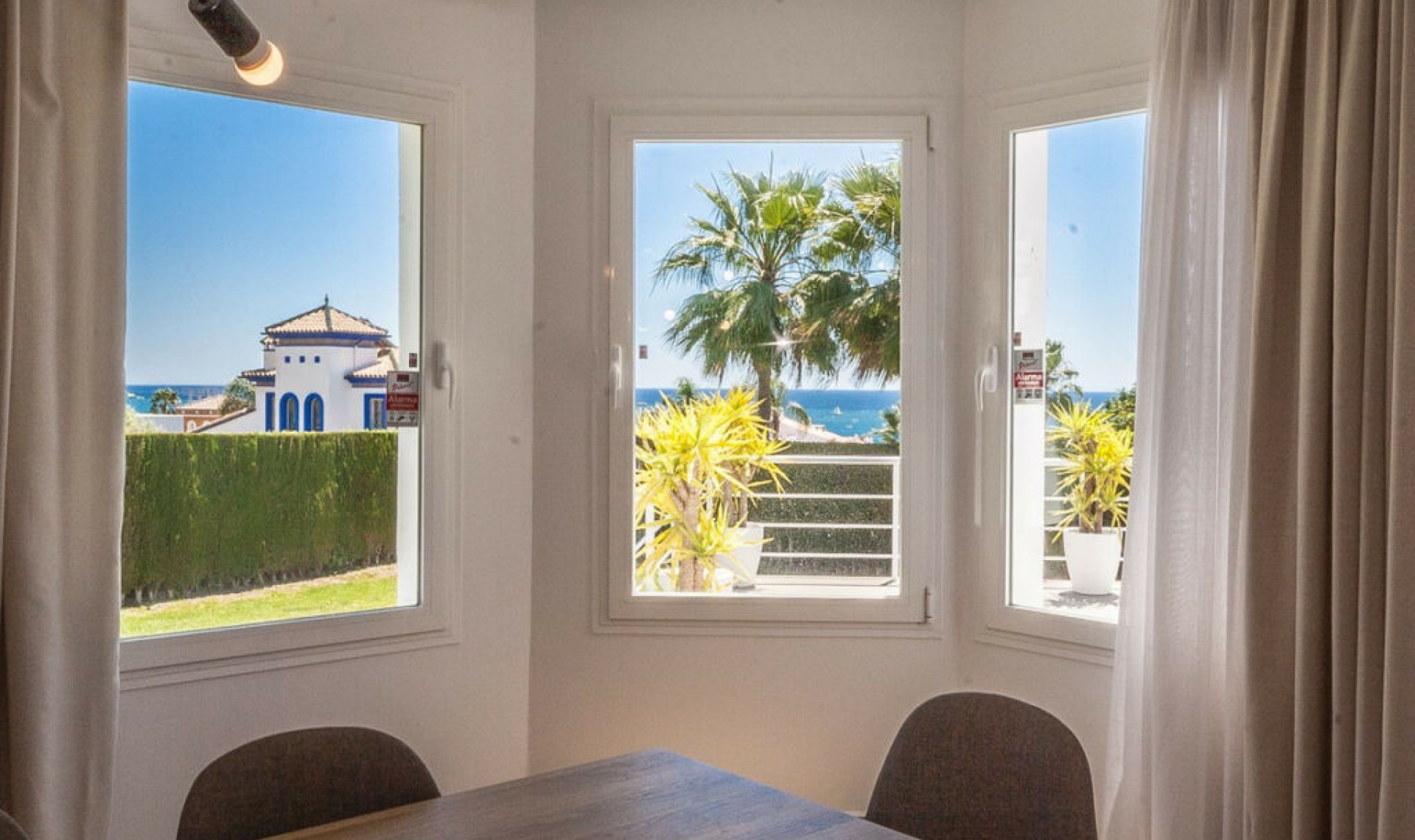 Resale - House -
Estepona