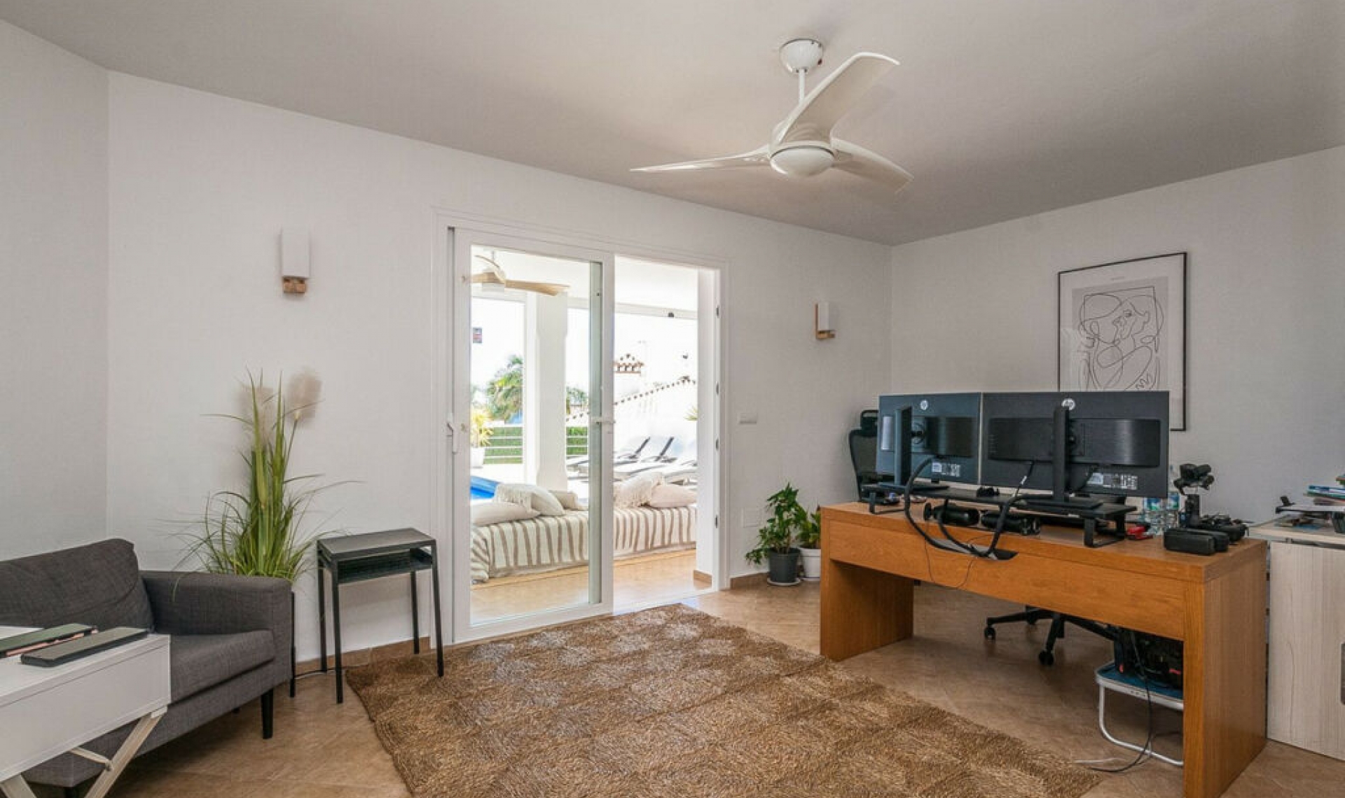 Resale - House -
Estepona