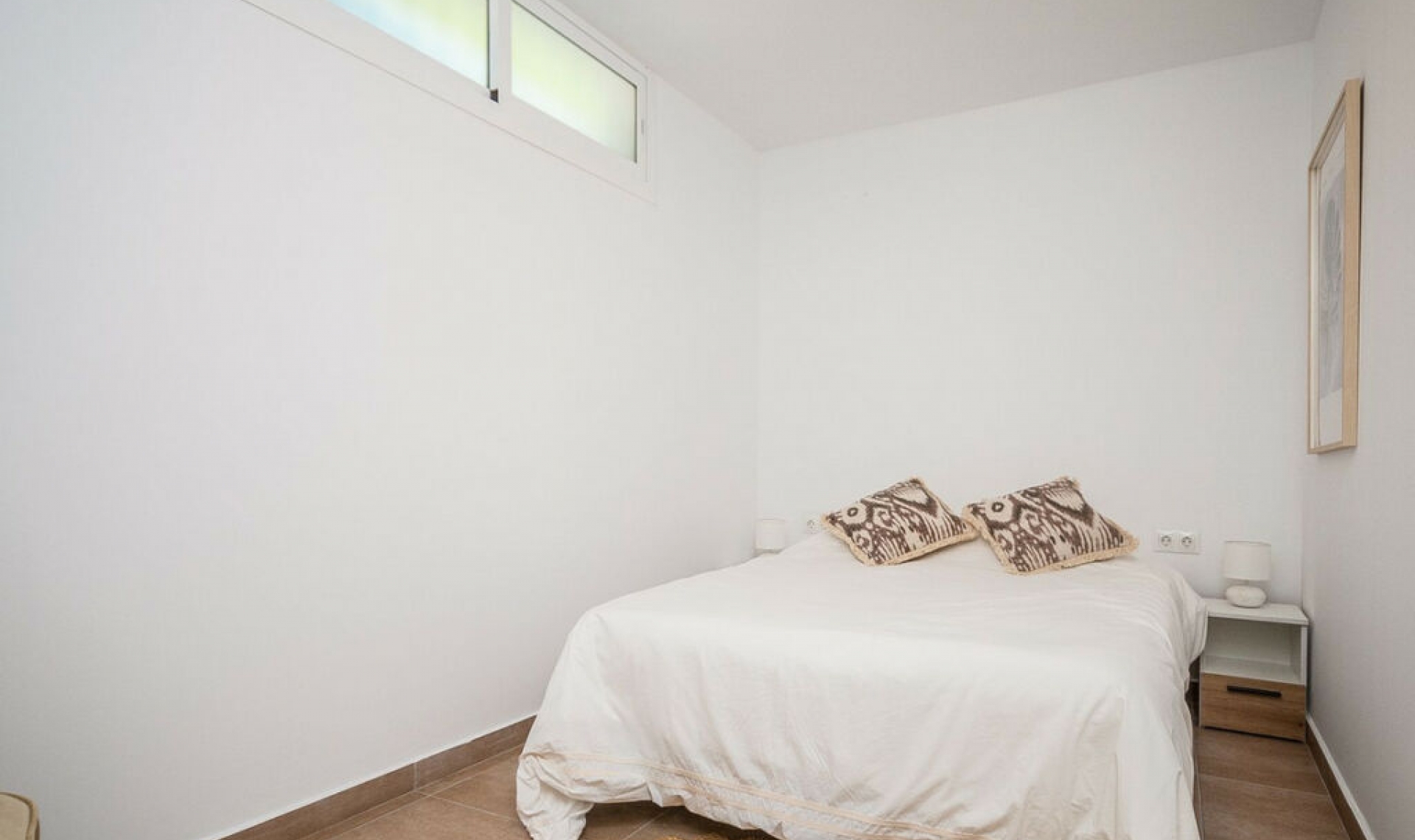 Resale - House -
Estepona