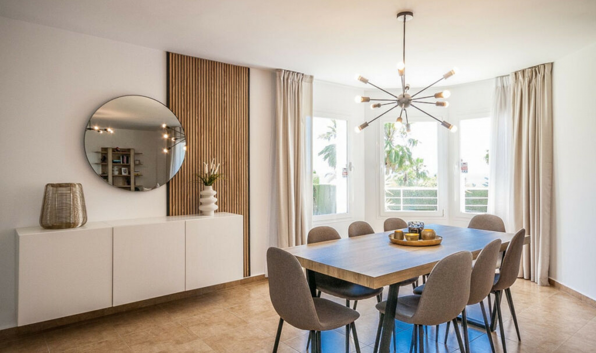 Resale - House -
Estepona