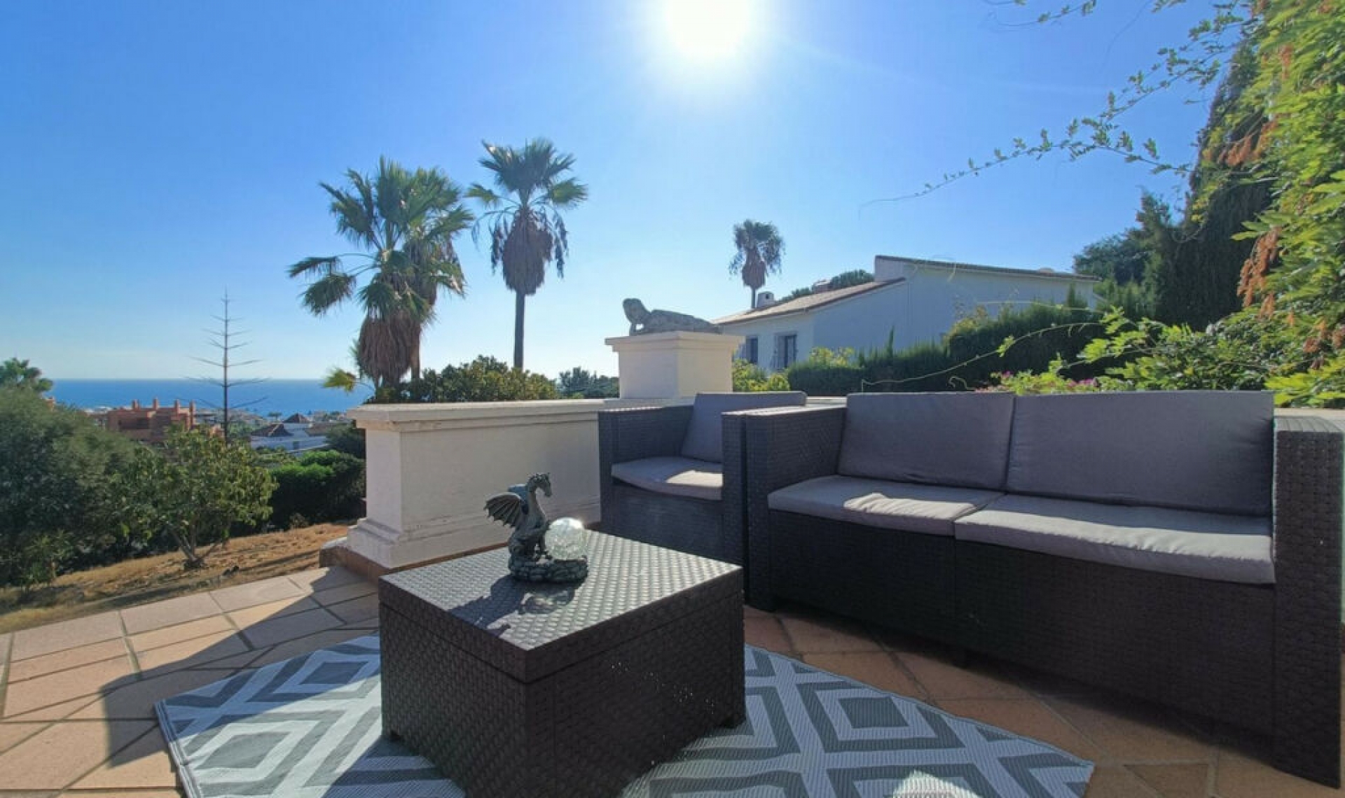 Resale - House -
Estepona