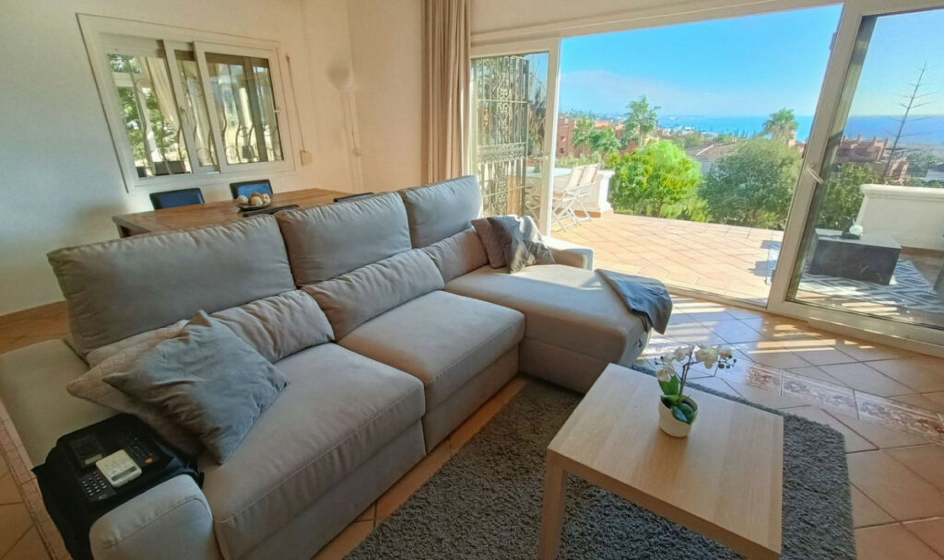 Resale - House -
Estepona