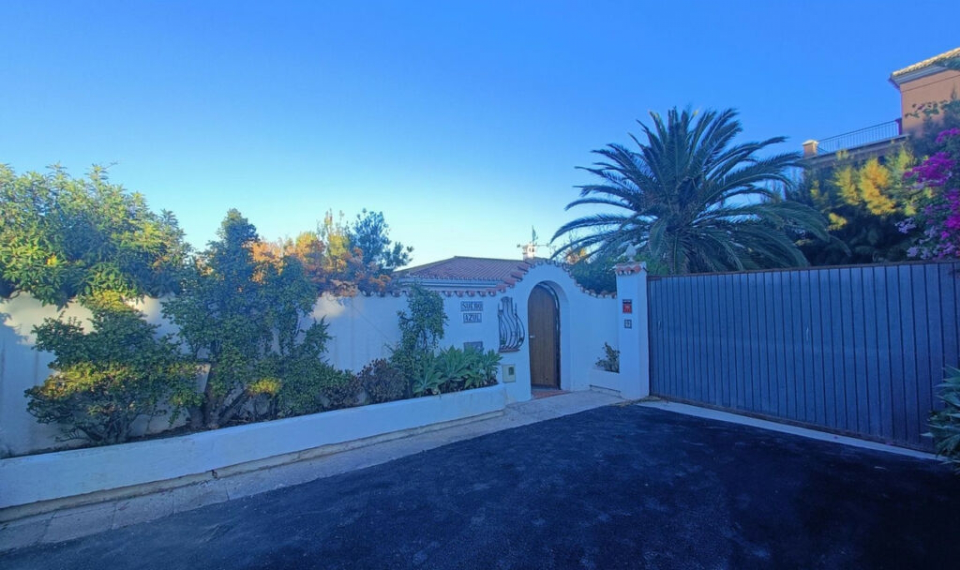 Resale - House -
Estepona