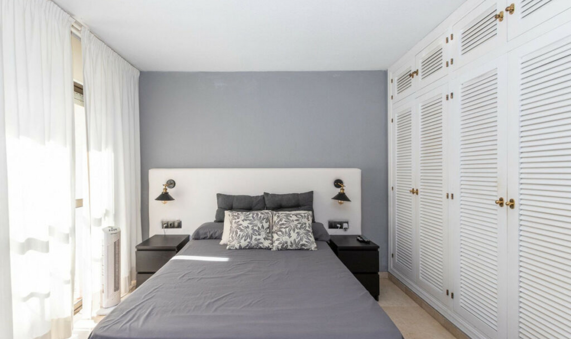 Resale - House -
Estepona