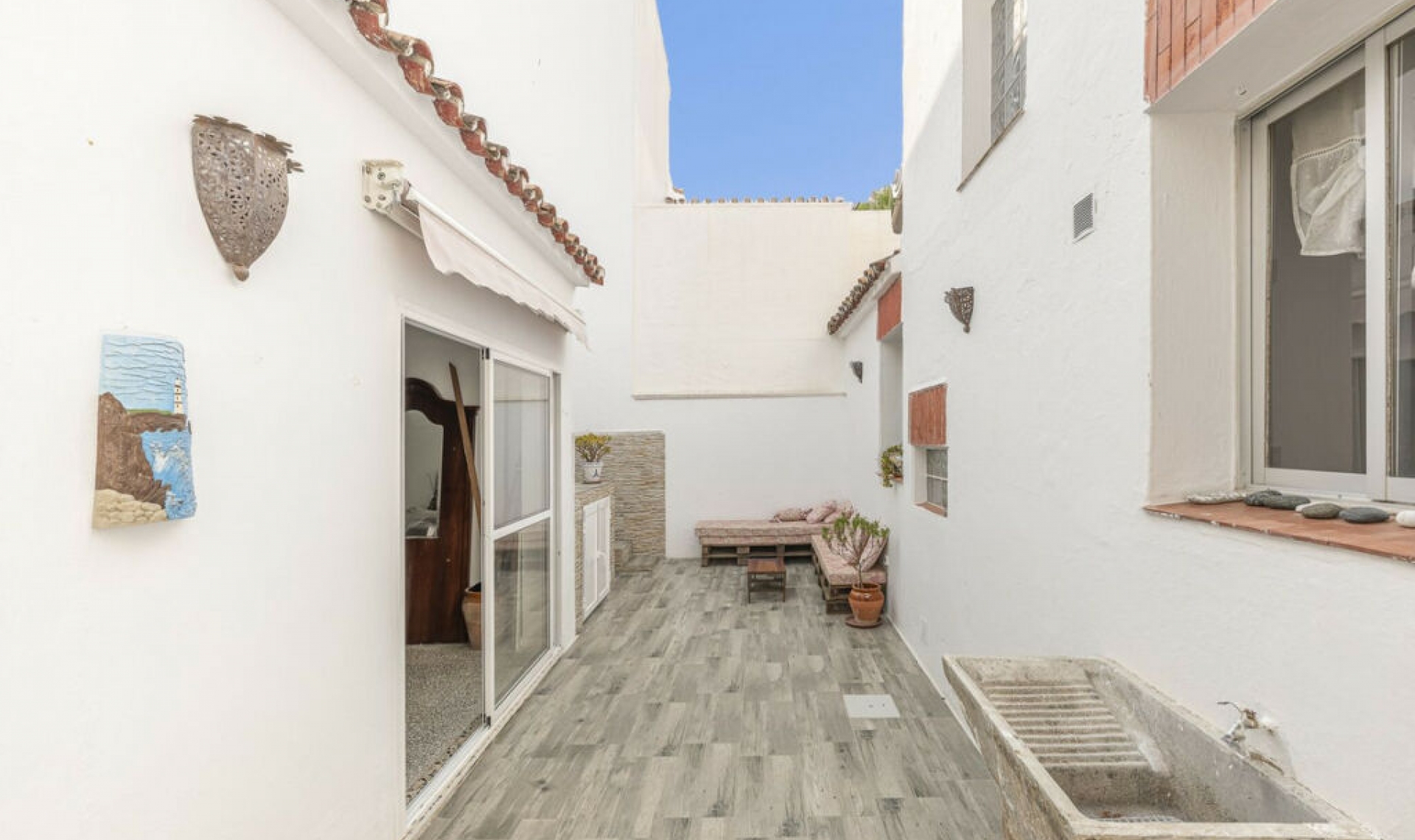 Resale - House -
Estepona