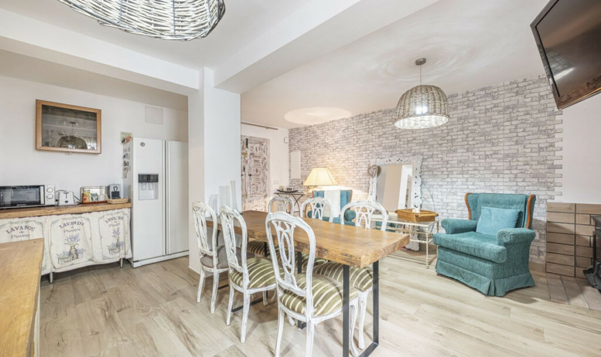 Resale - House -
Estepona