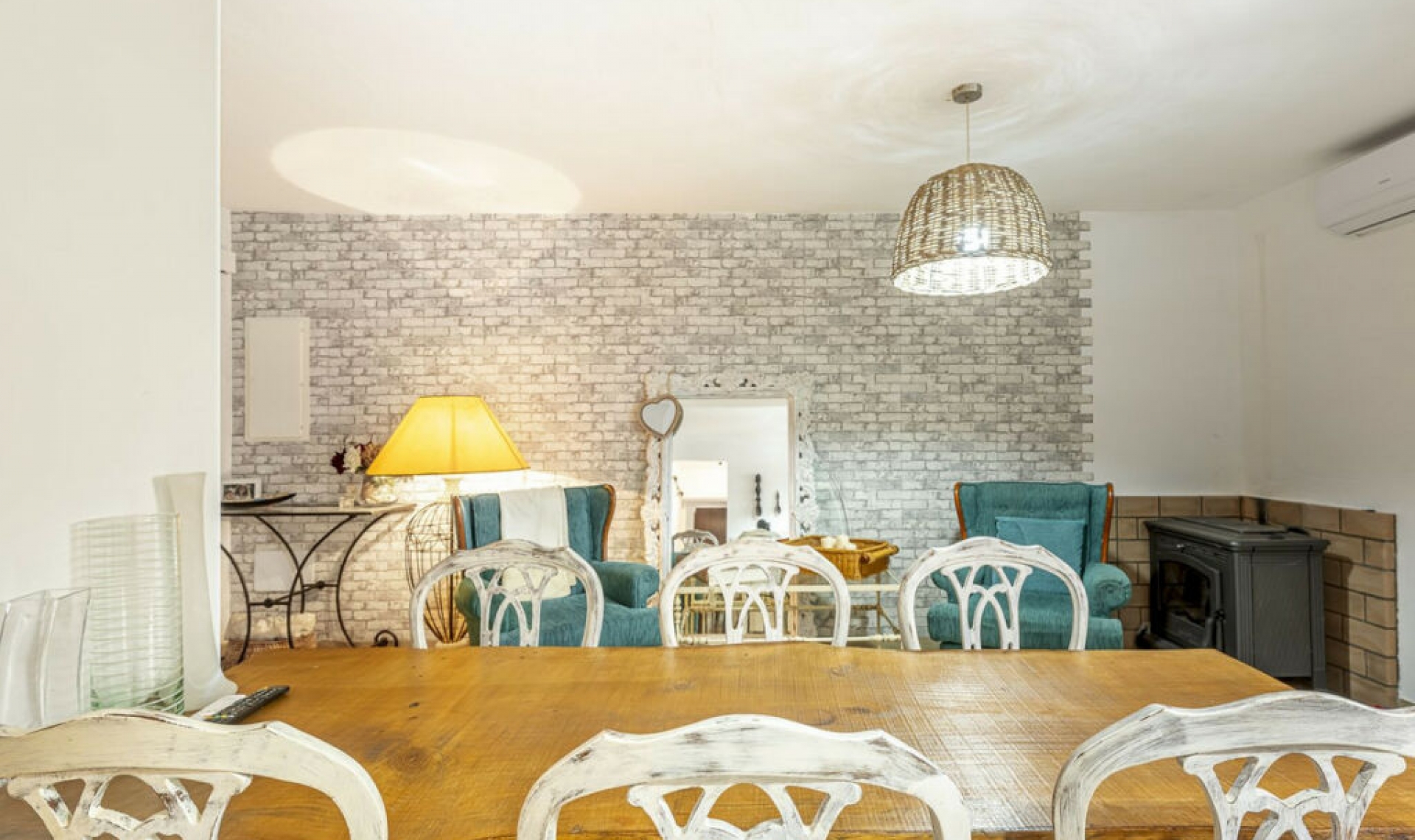 Resale - House -
Estepona