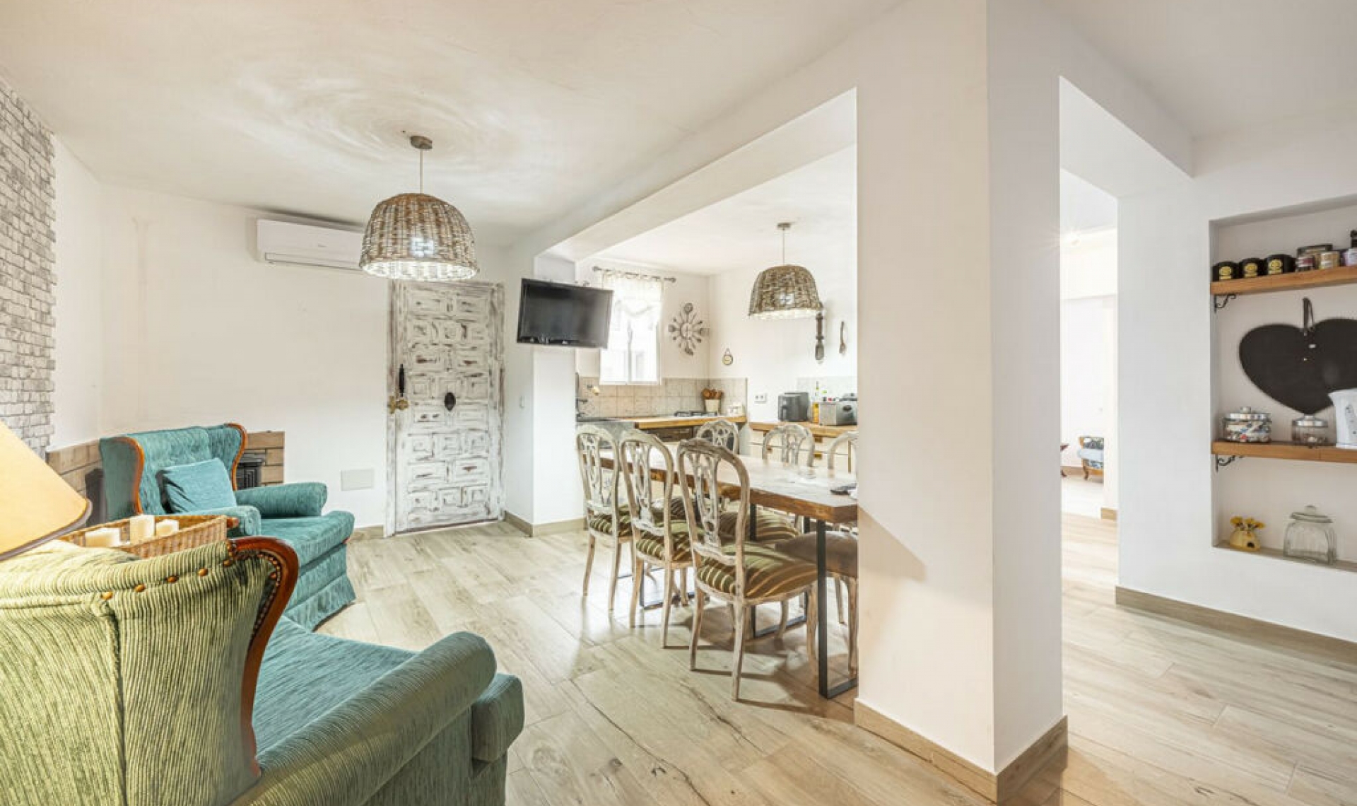 Resale - House -
Estepona