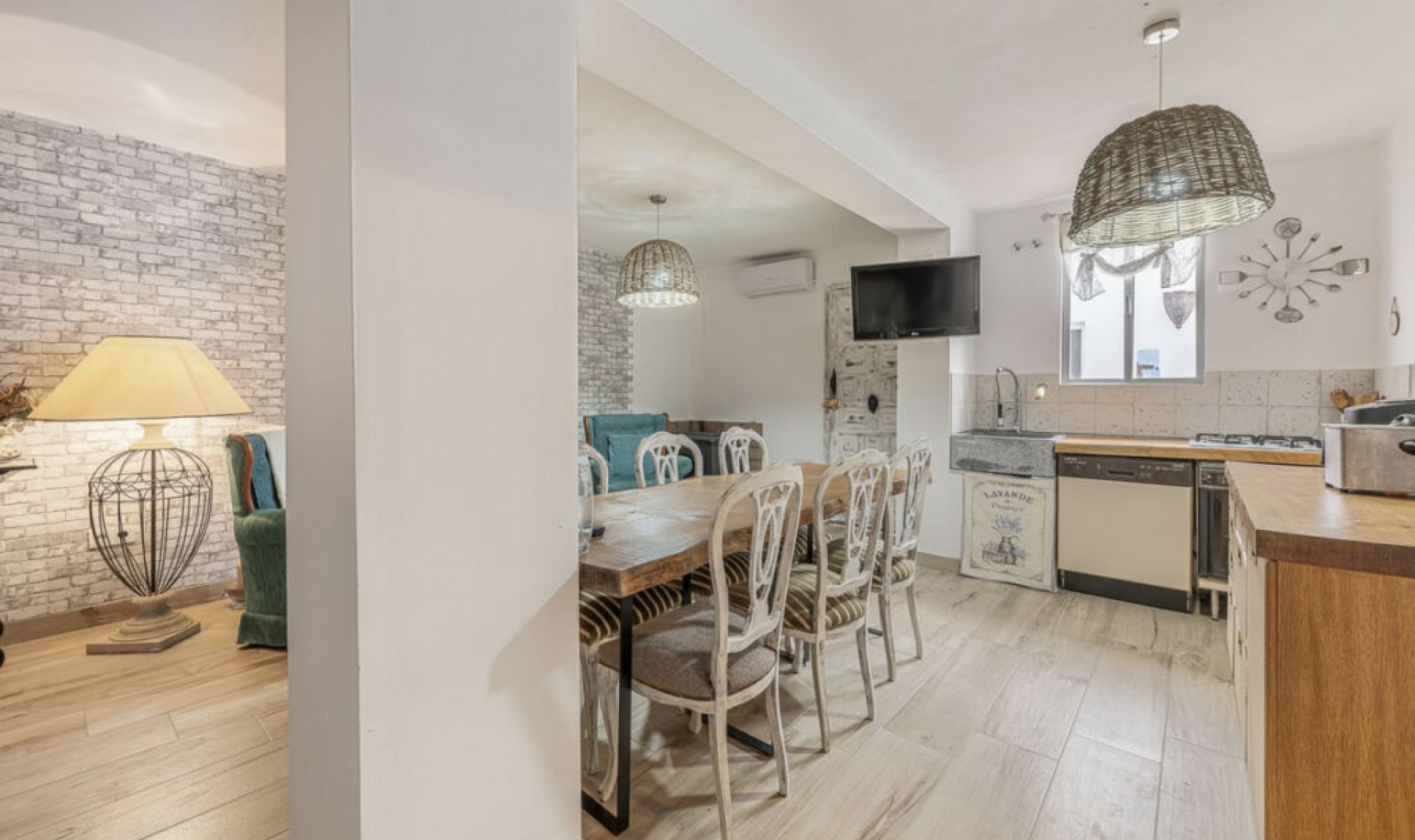 Resale - House -
Estepona