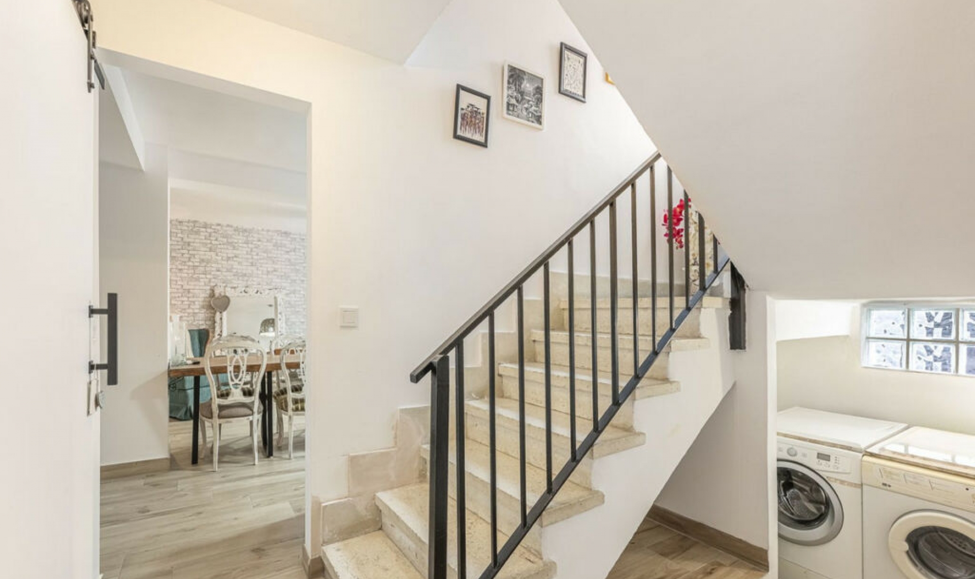 Resale - House -
Estepona