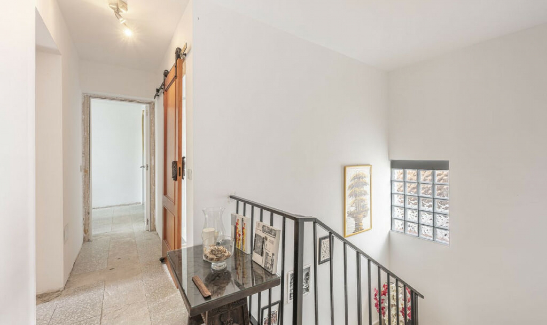 Resale - House -
Estepona