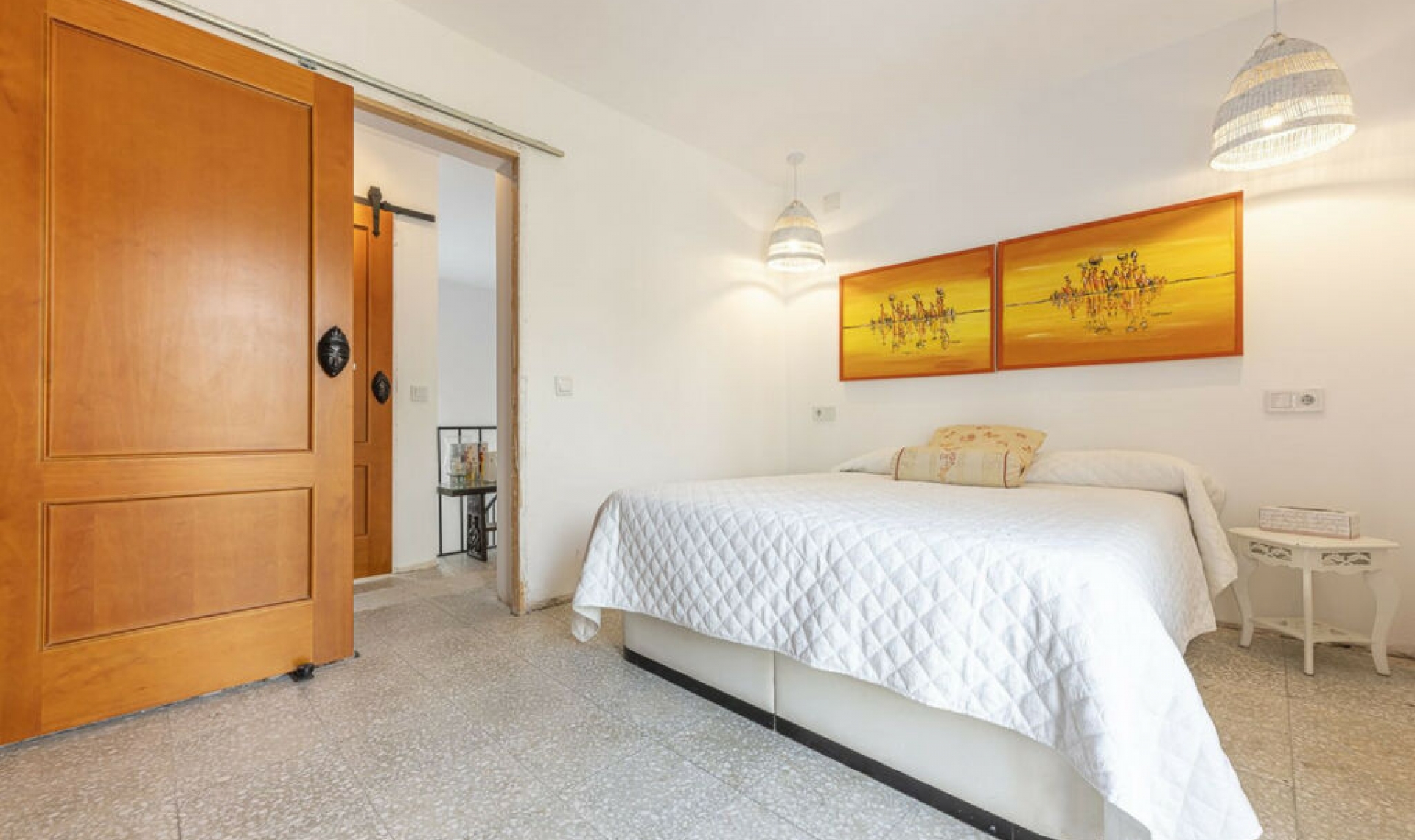 Resale - House -
Estepona