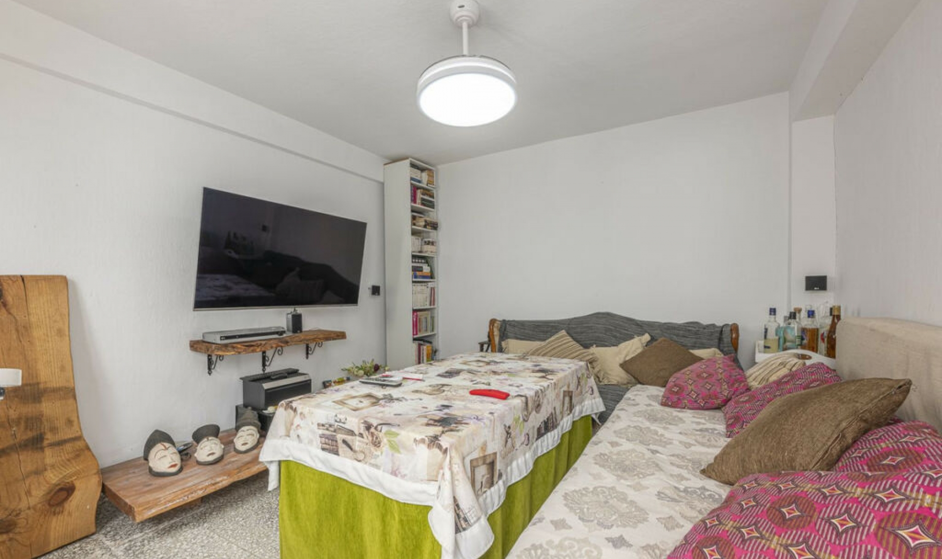 Resale - House -
Estepona