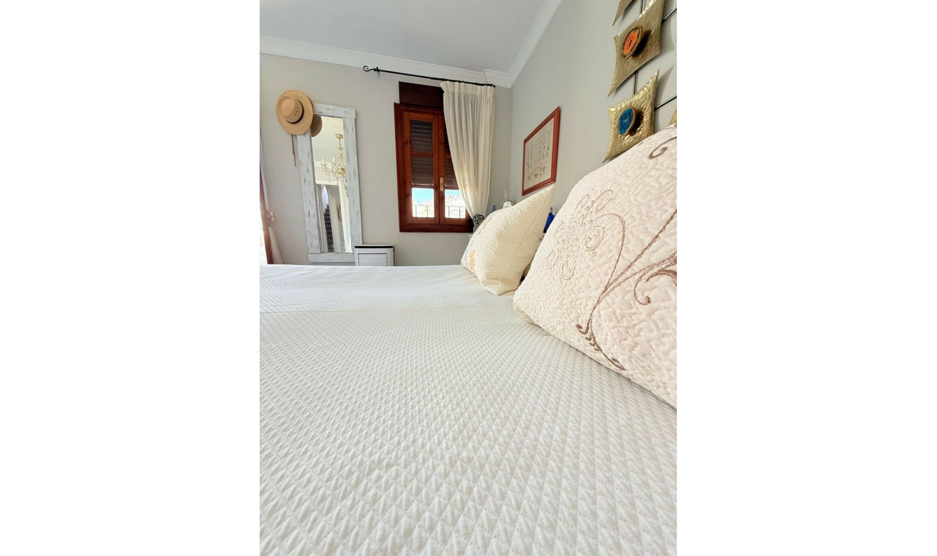 Resale - House -
Estepona