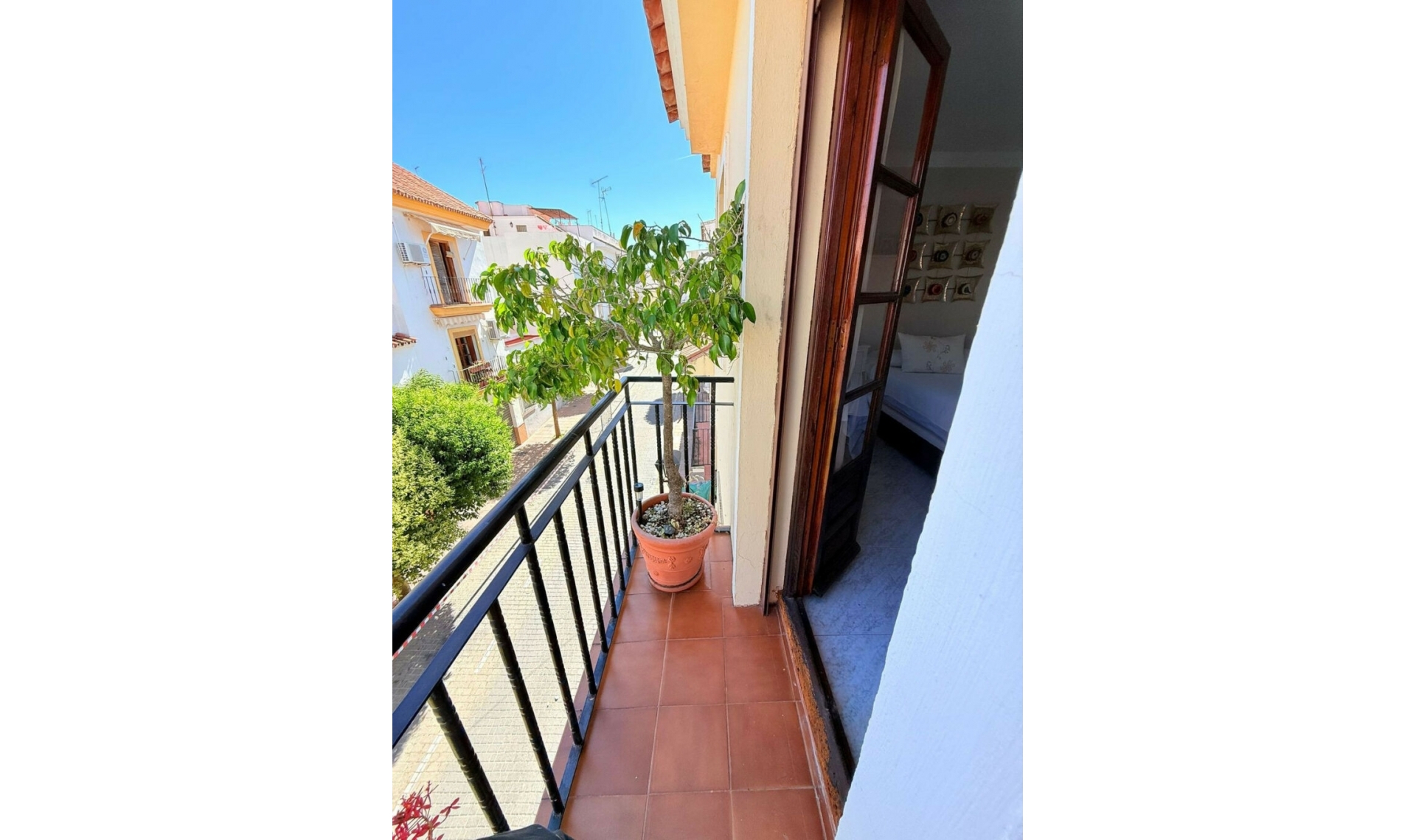 Resale - House -
Estepona